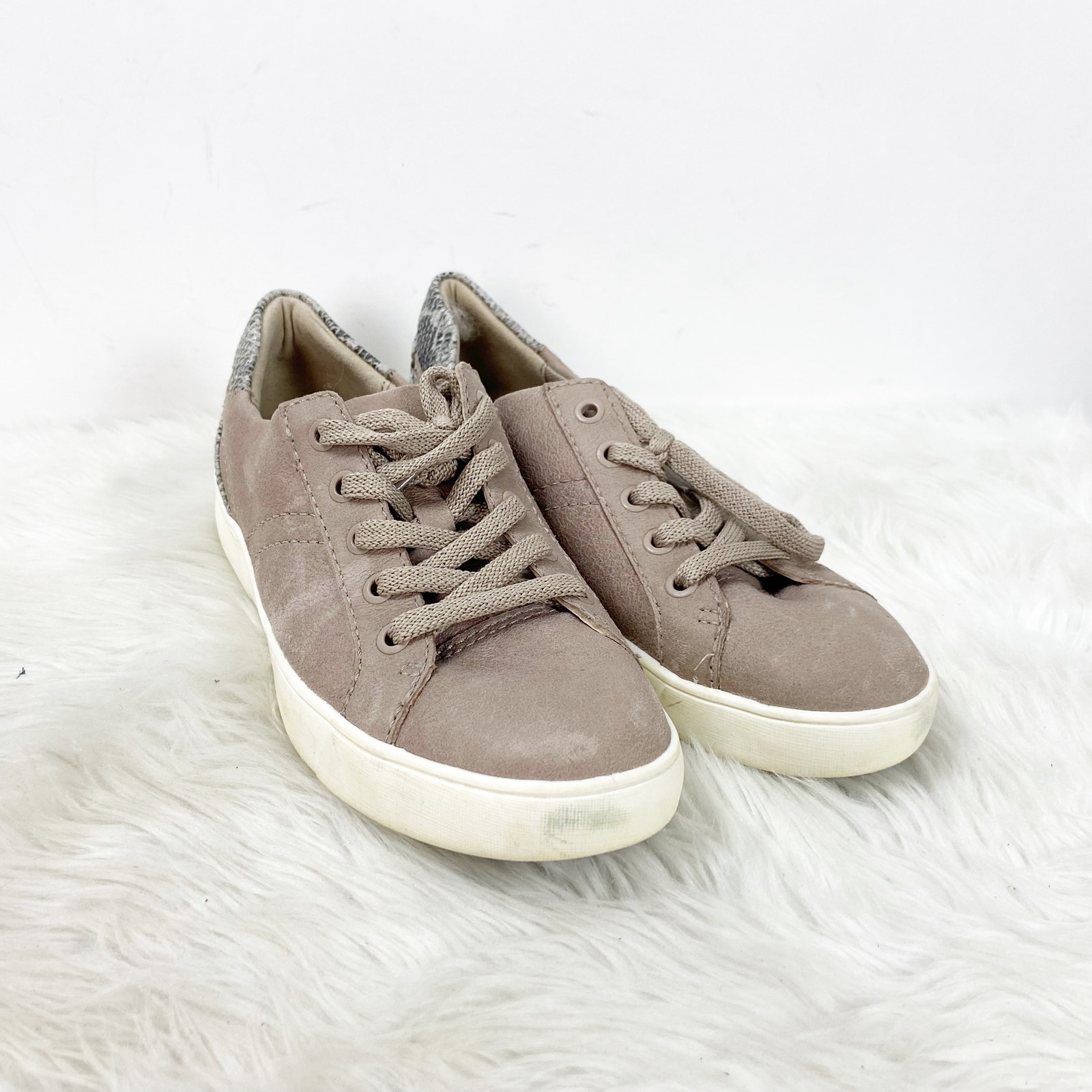 Naturalizer 7.5 M Womens Beige Suede Morrison Sneakers