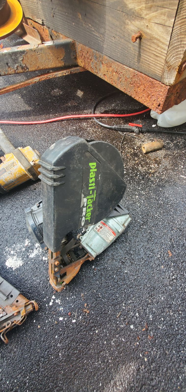 Hitachi nv 50ap plasti-tacker nail gun