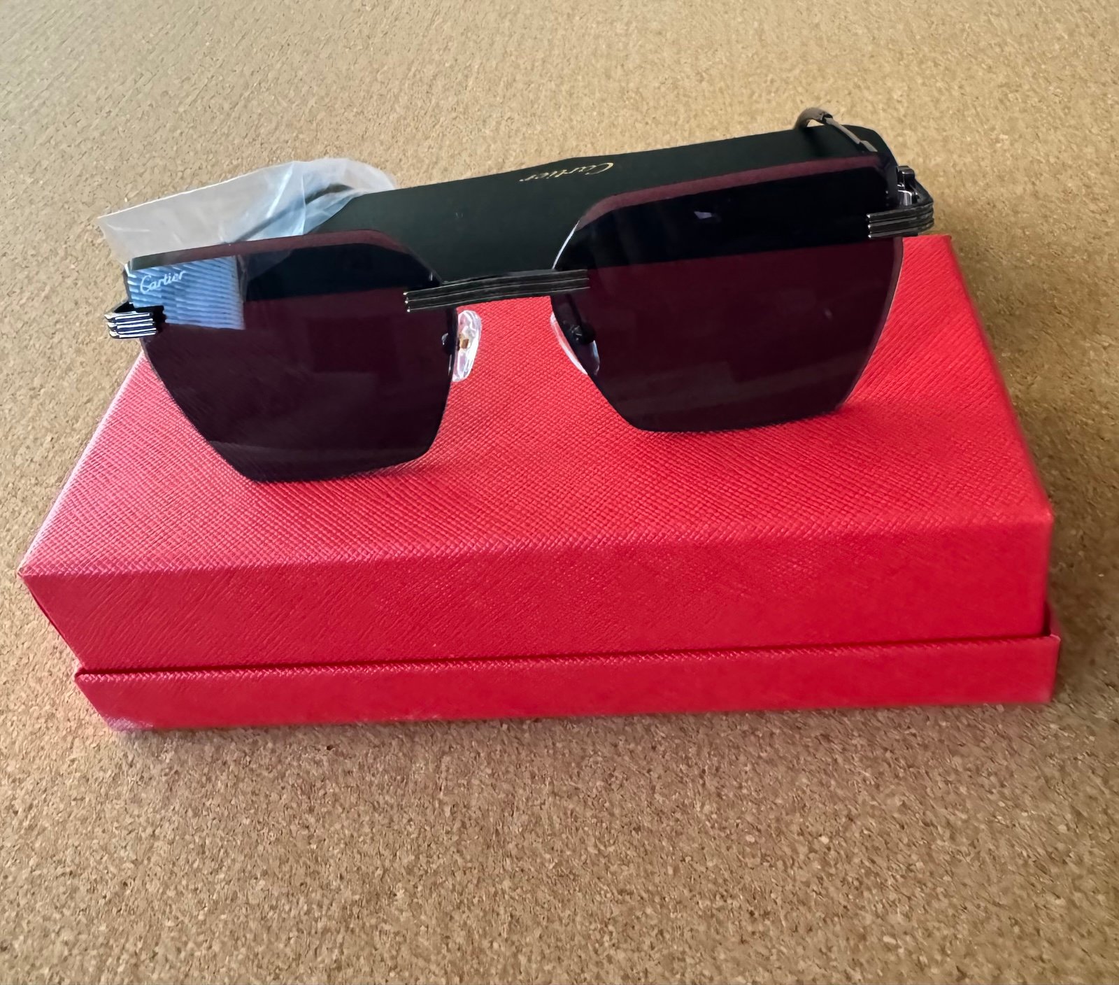 Classic Cat Eye Cartier Sunglasses(black)