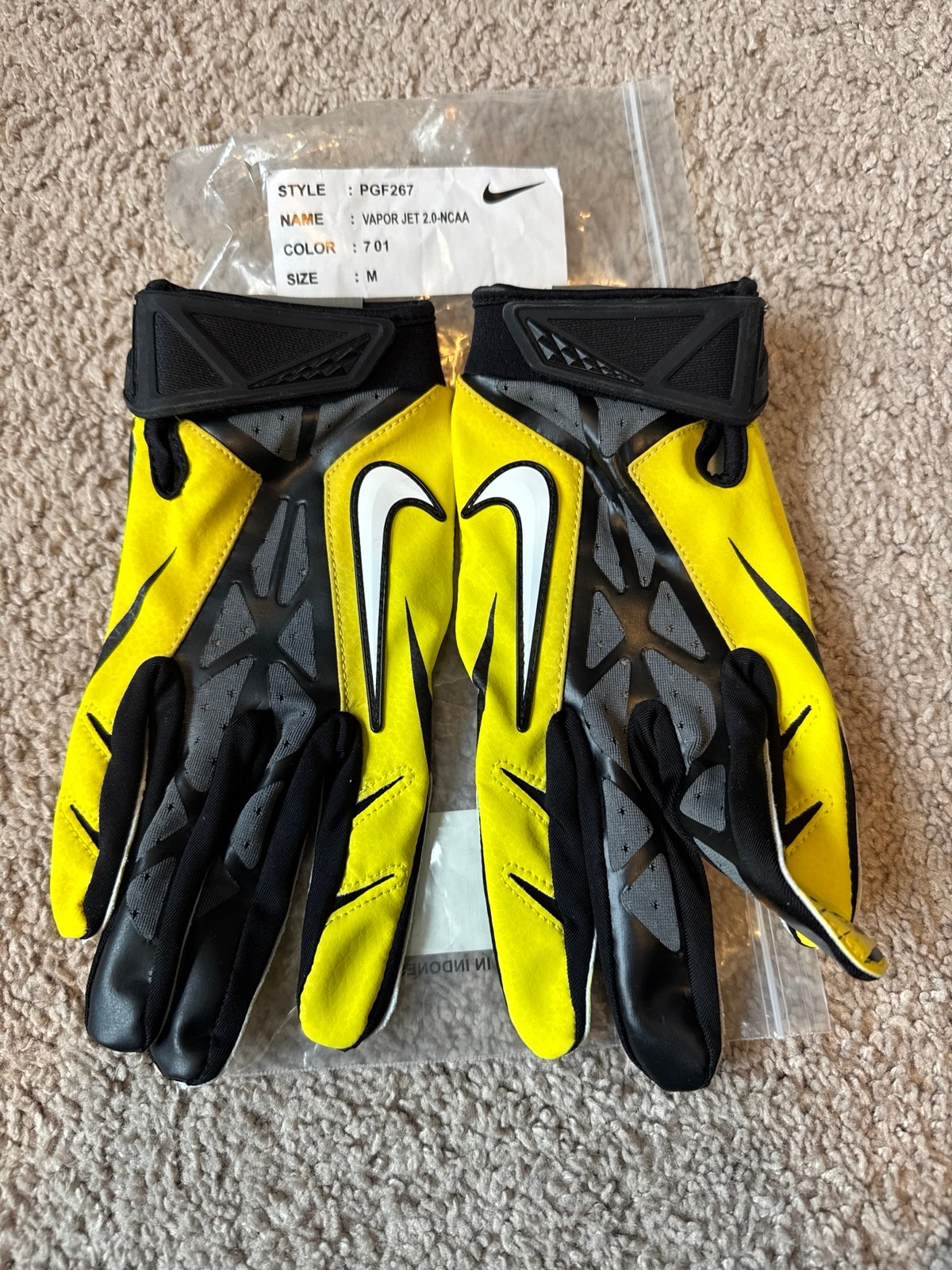Nike Vapor Jet 2.0 NCAA PGF267 gloves size medium new in package