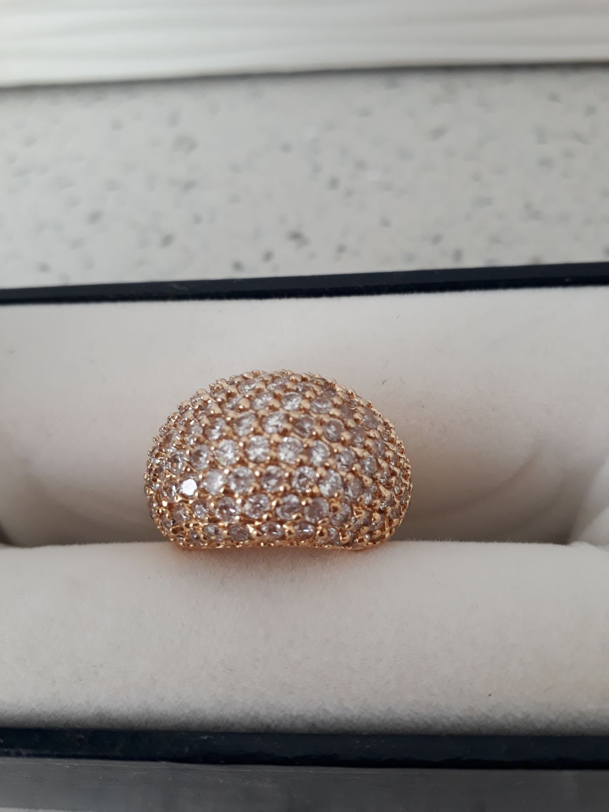 Brand new Italian made gold ring with cu