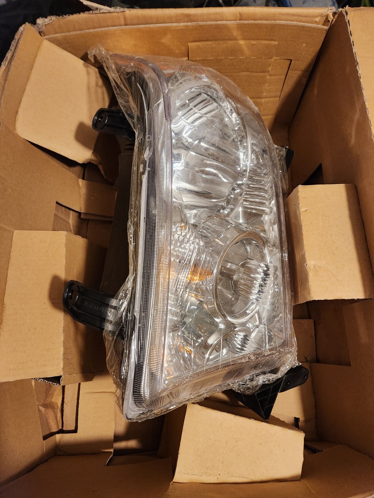 TYC-Headlight Assembly 20-6848-00