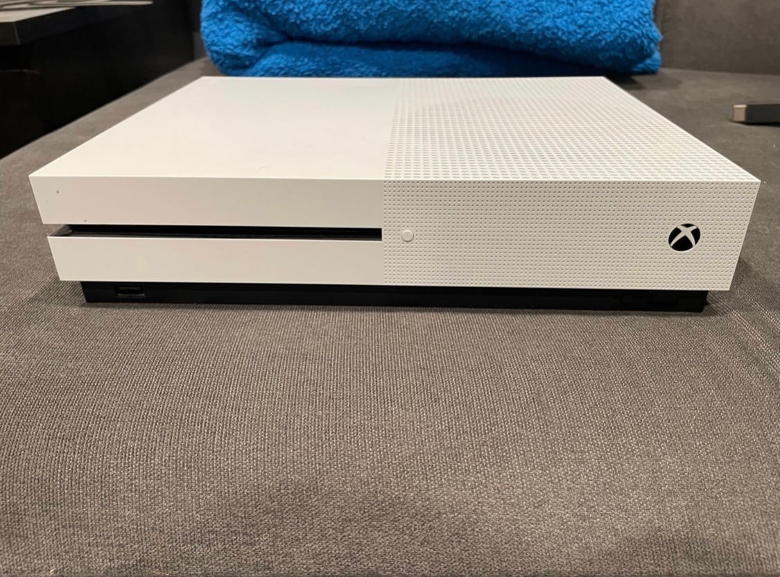 Xbox One S