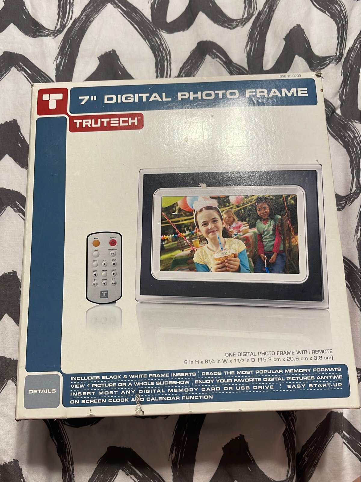 7” digital photo frame