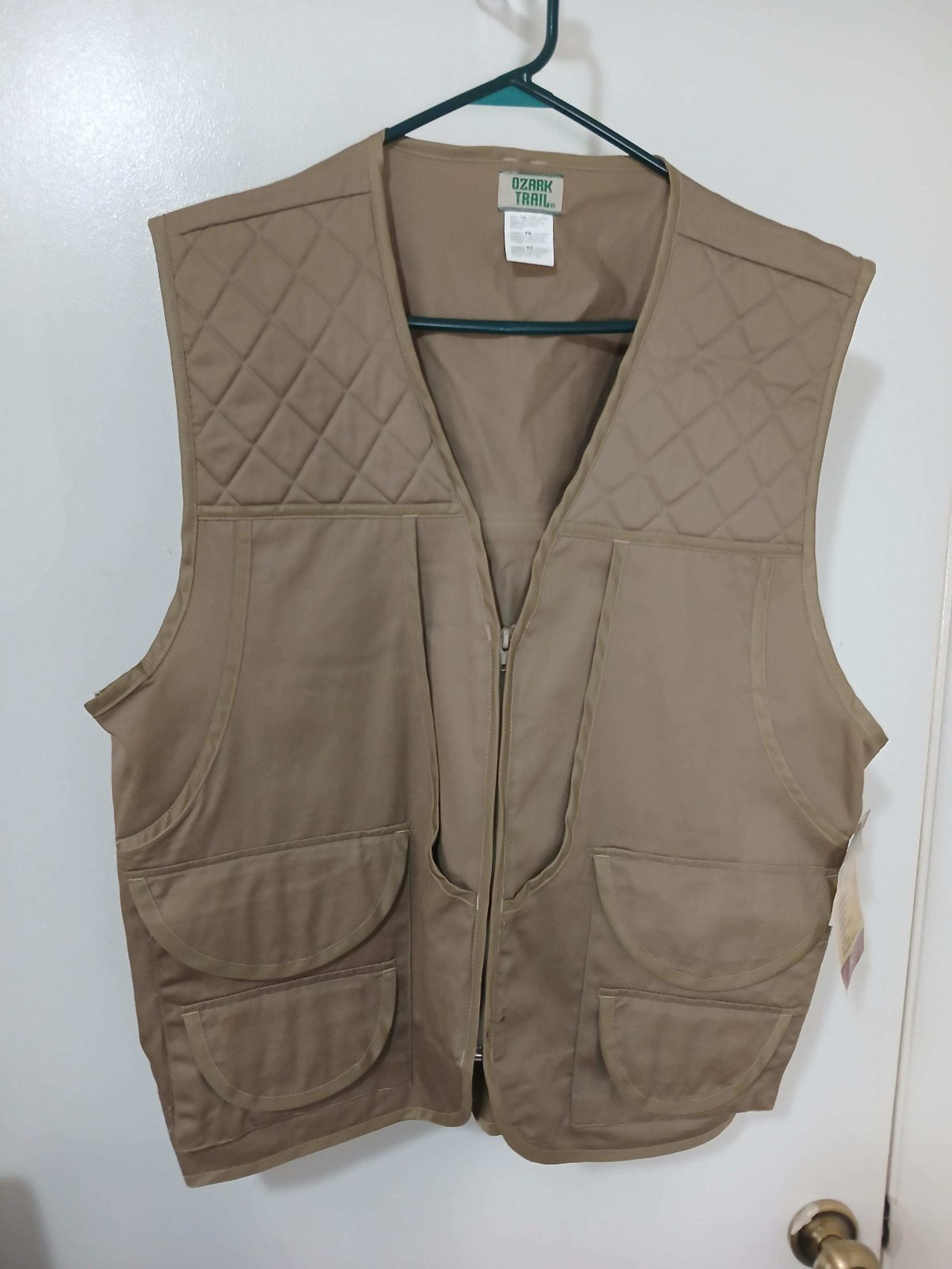 Mens Ozark trails lightweight hunting  and fishing vest,xl, beige