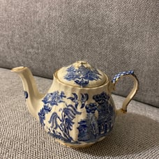 Sadler England - Blue Willow Ribbed Teapot 1970s Blue White - Mint Condition
