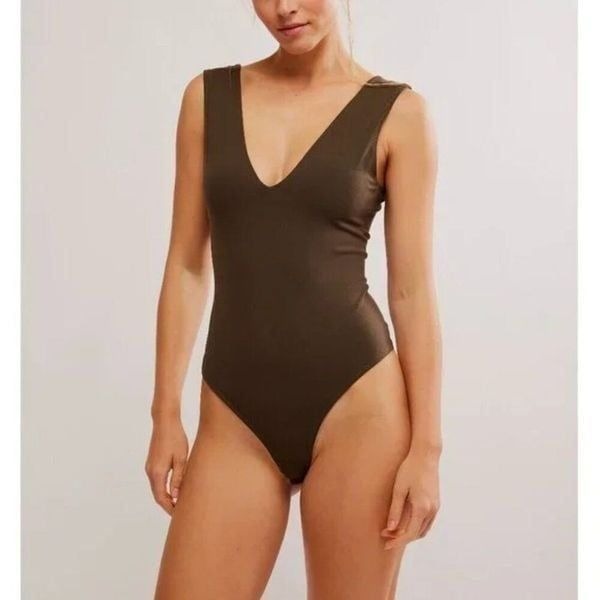 FREE PEOPLE NWT Keep It Sleek Bodysuit / Tarmac XS in olive (58)