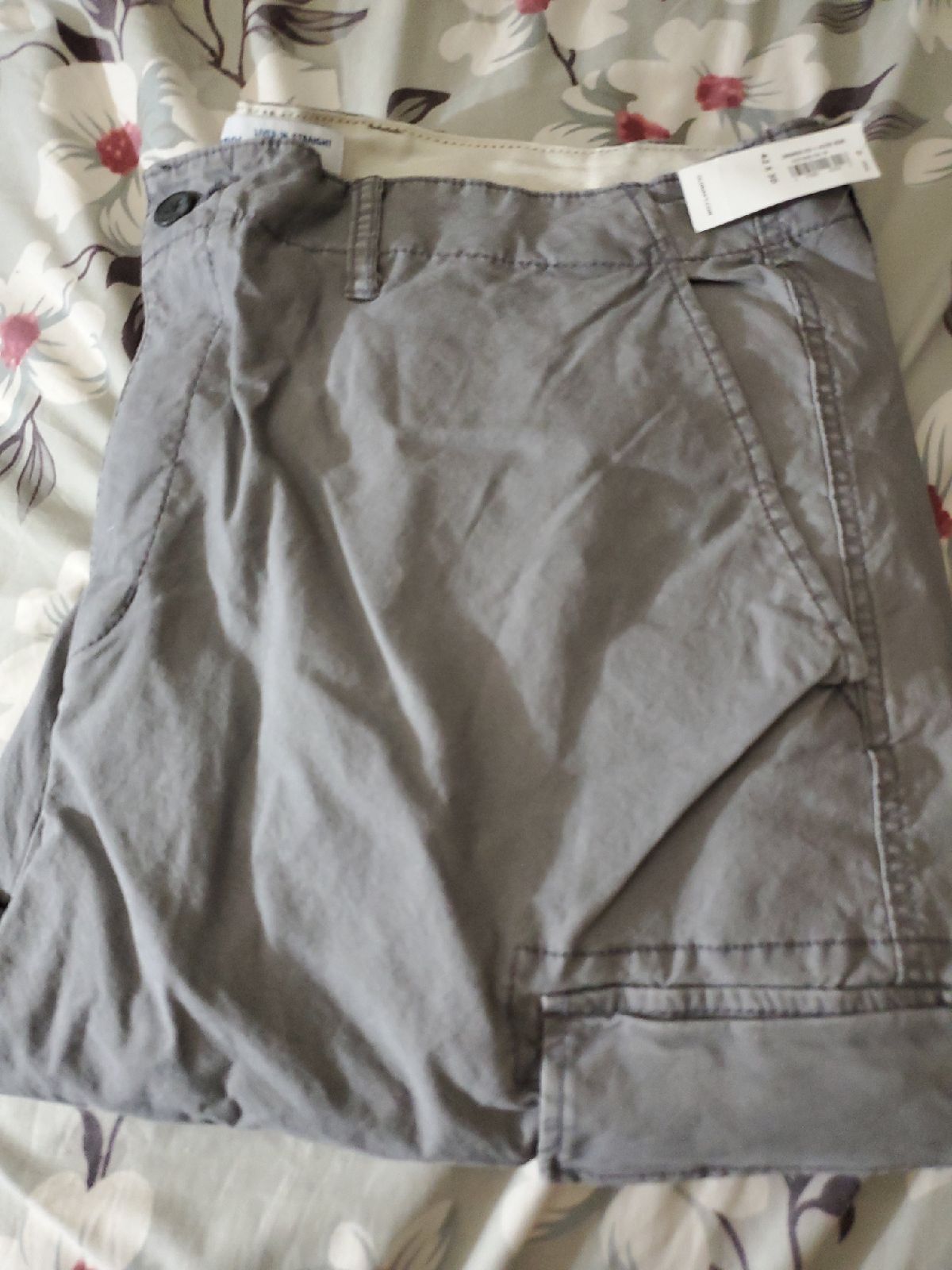 Old Navy Cargo Pants 42 x 30 brand new w