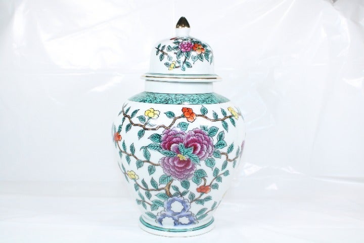 Vintage Ardco Fine Quality of Dallas Floral Pattern Ginger Jar Made in Japan.