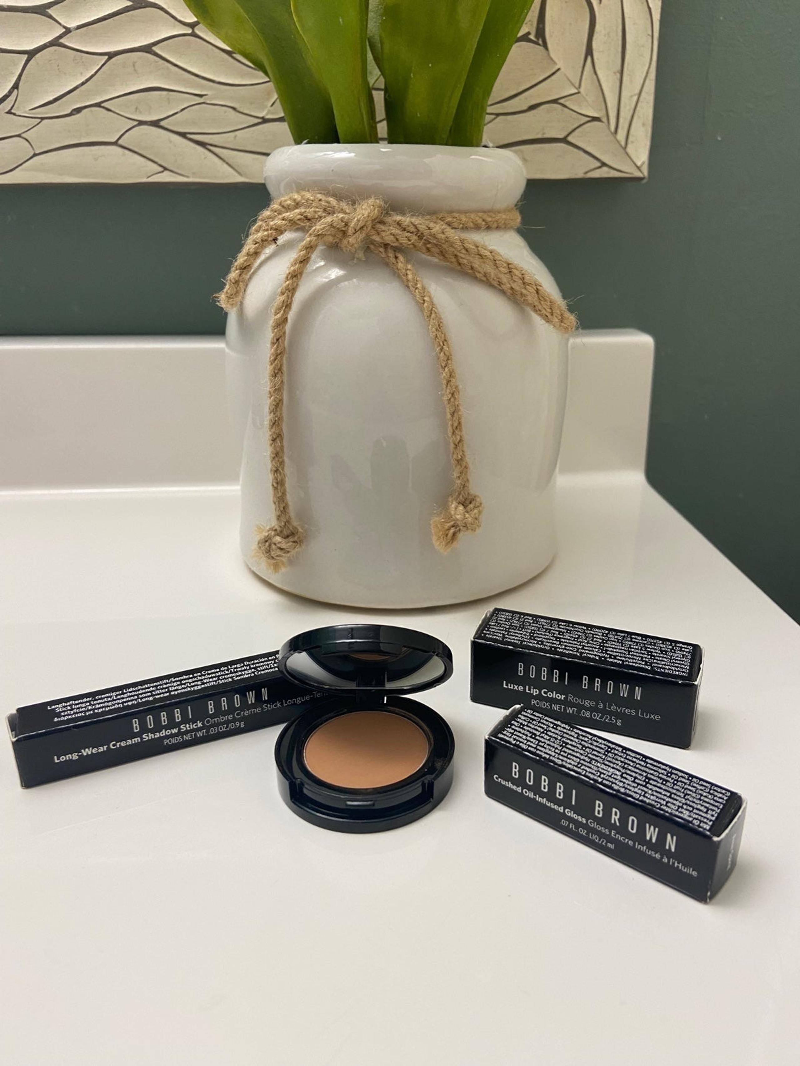 Bobbi Brown  make up set New. Travel size.