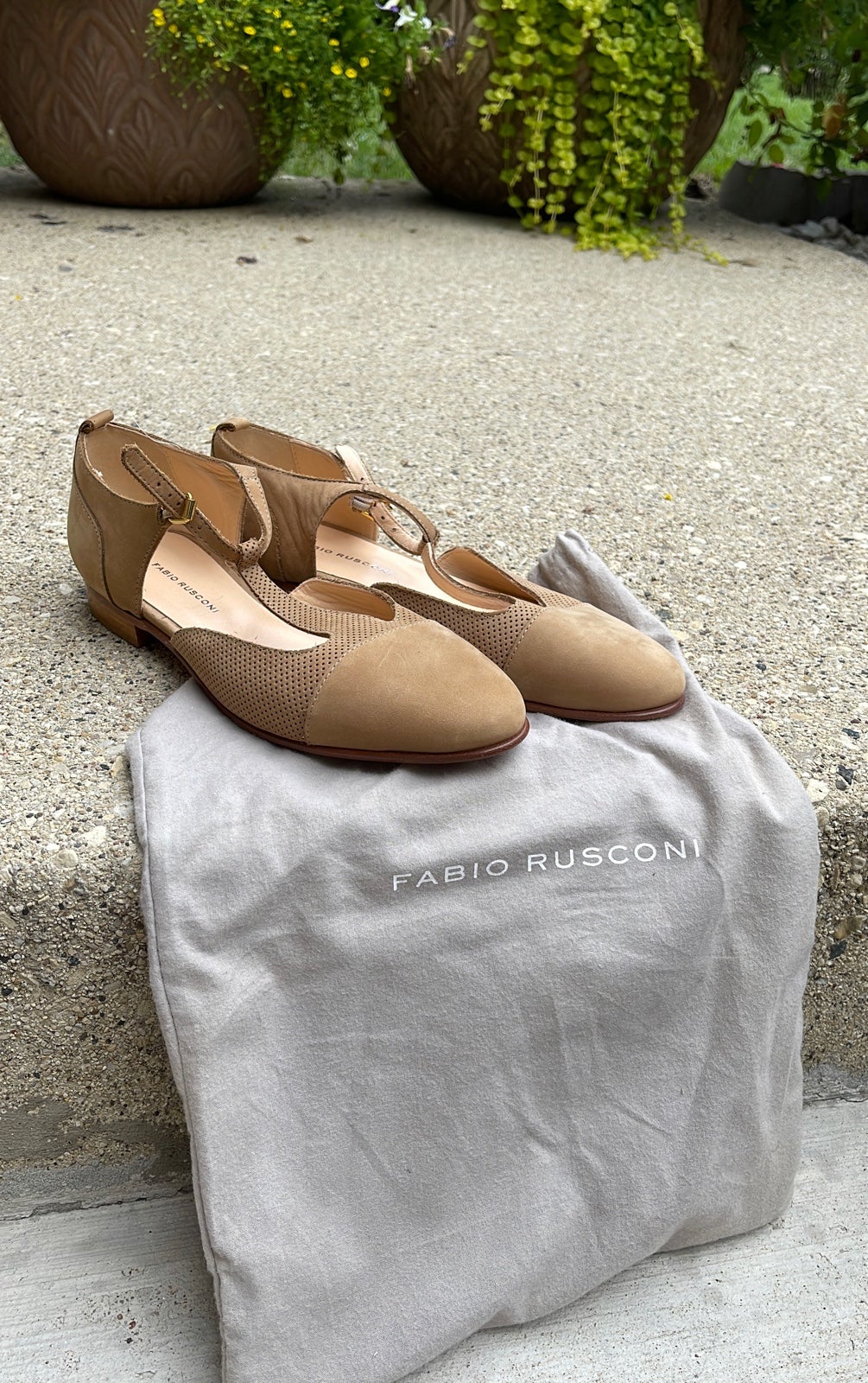 Nude flats