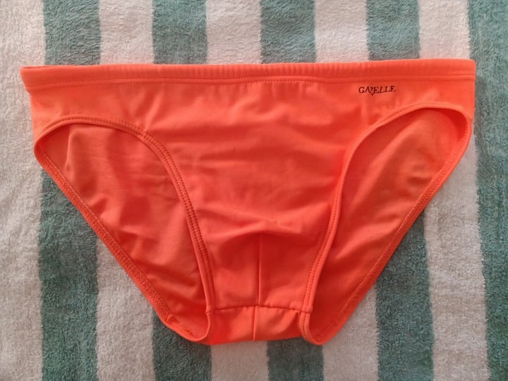 RARE VINTAGE NWOT GAZELLE SWIM BRIEF, ORANGE, SIZE 1 (Estimate 30 - 32 )