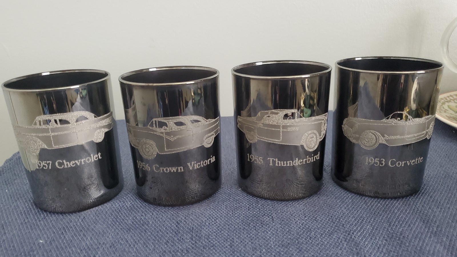 Vintage 1950 coktail glass set of four.