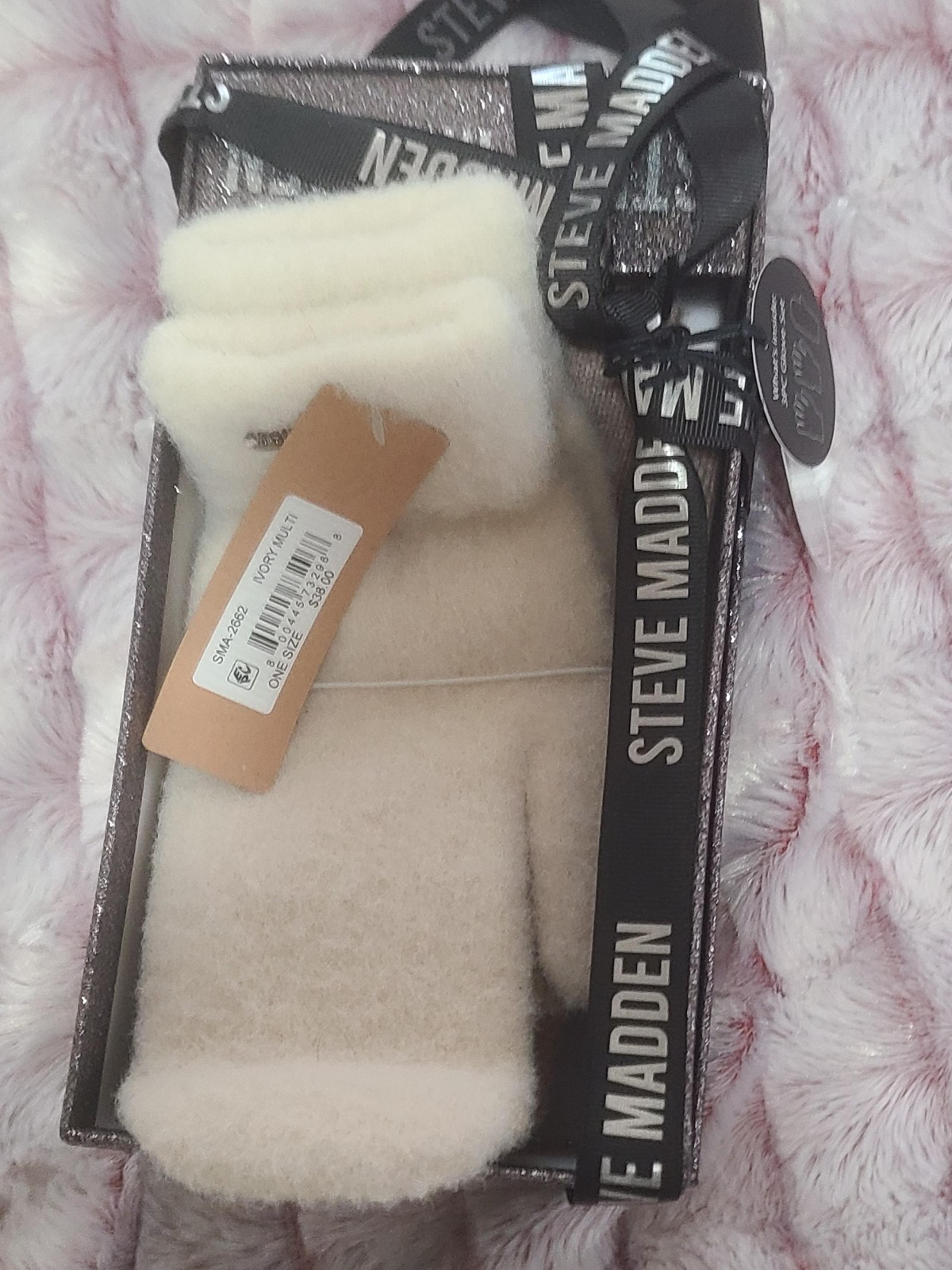 Steve Madden Gloves & Mitten 3 Piece Set