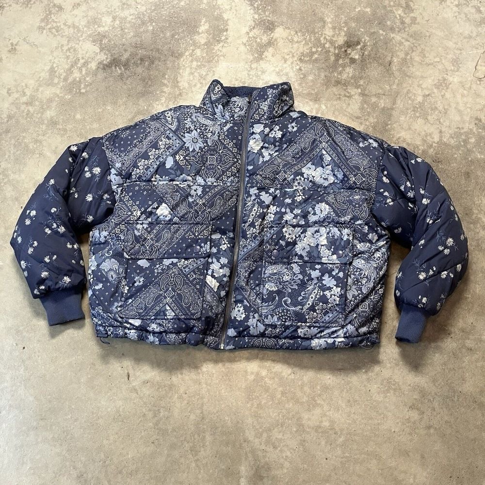 American Eagle Jacket Womens Small Blue Cropped Reversible Paisley Bomber Sherpa
