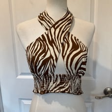 Le lis crop top, halter button neckline, stretchy band