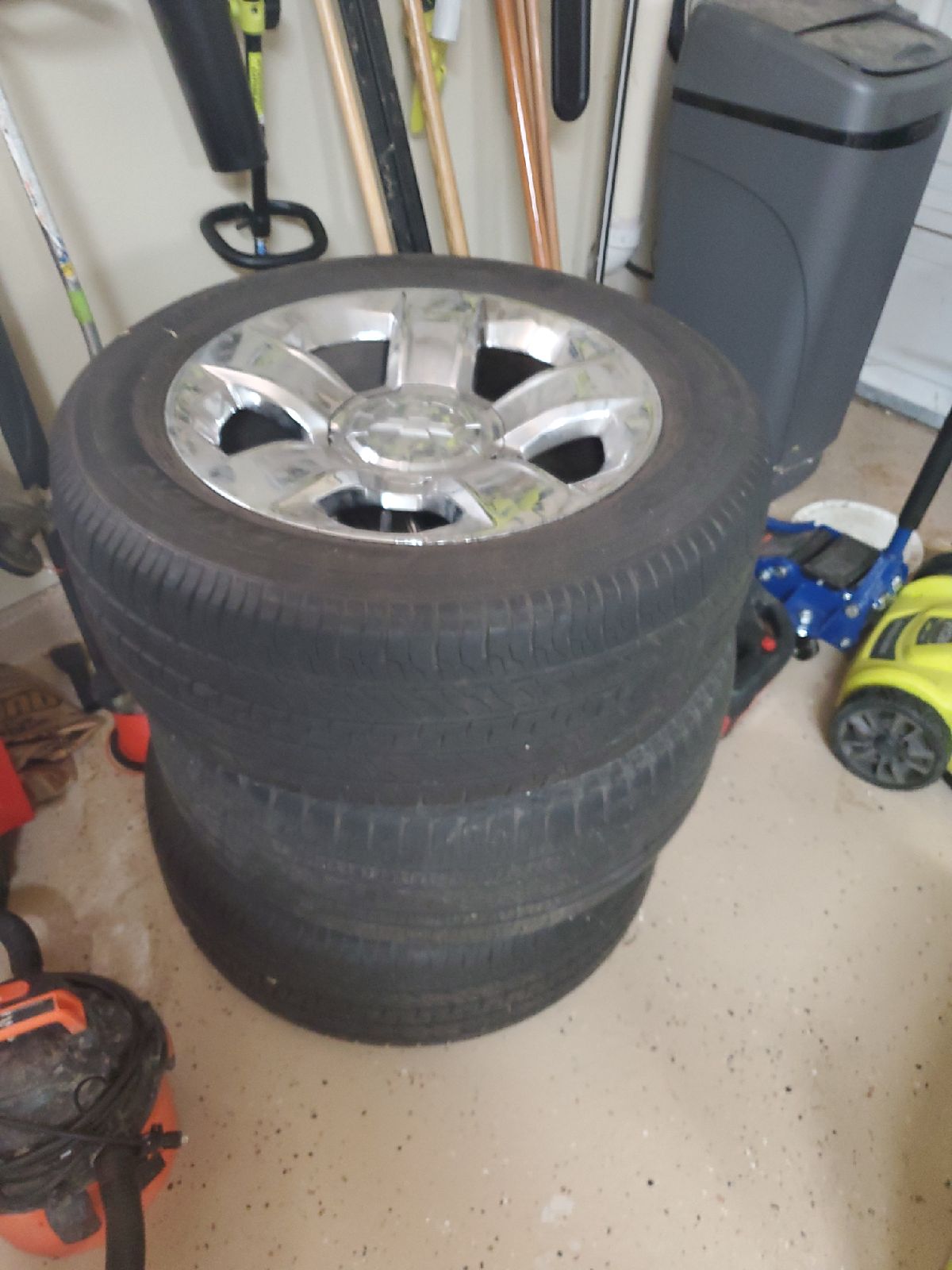 Tires with rims
