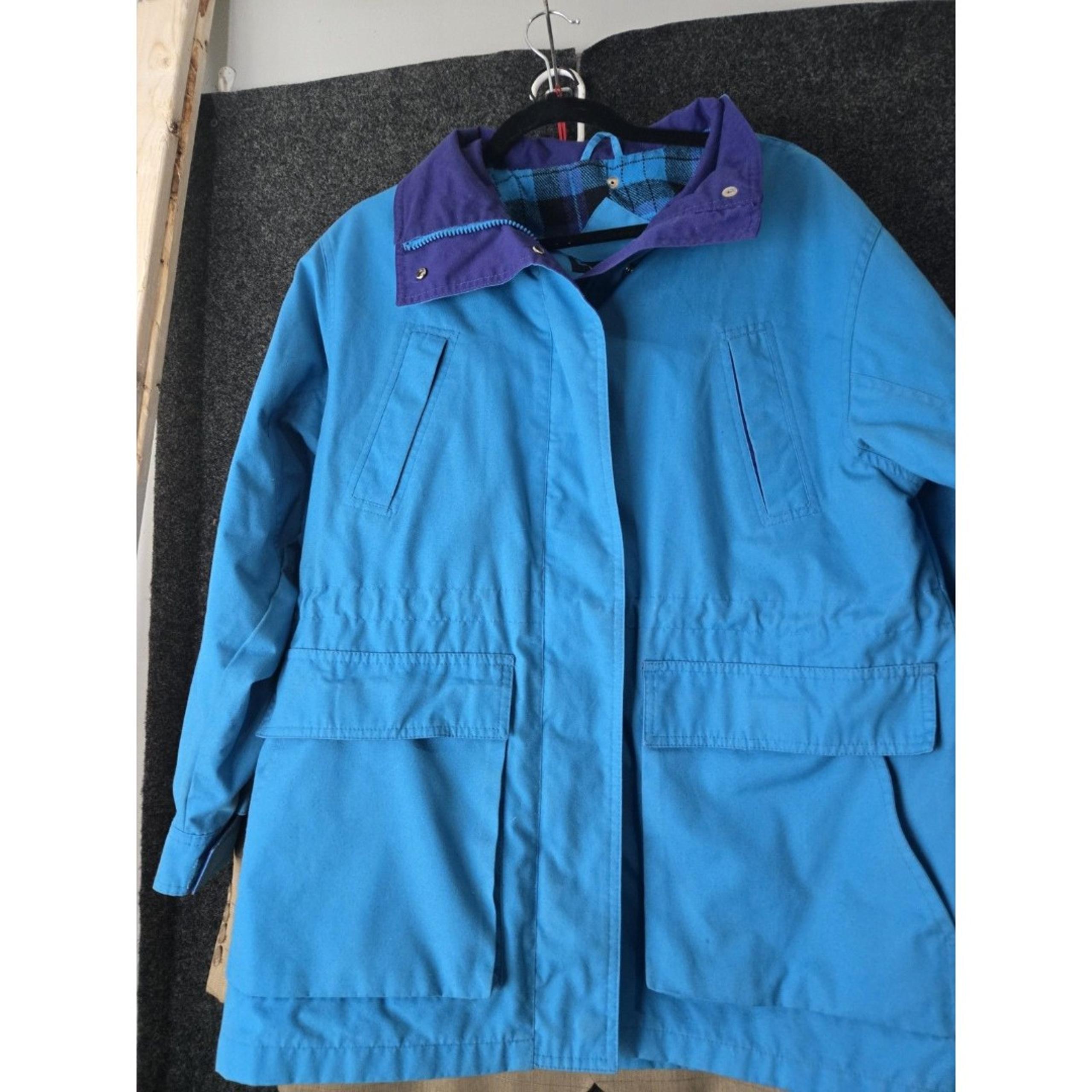 Vintage Womens Size Medium Pacific Trail Jacket With Blue Plaid Lining