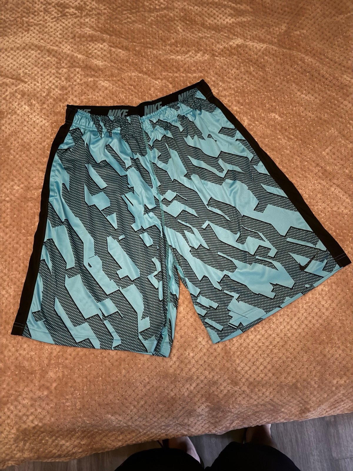 Nike Basketball Shorts Size Large