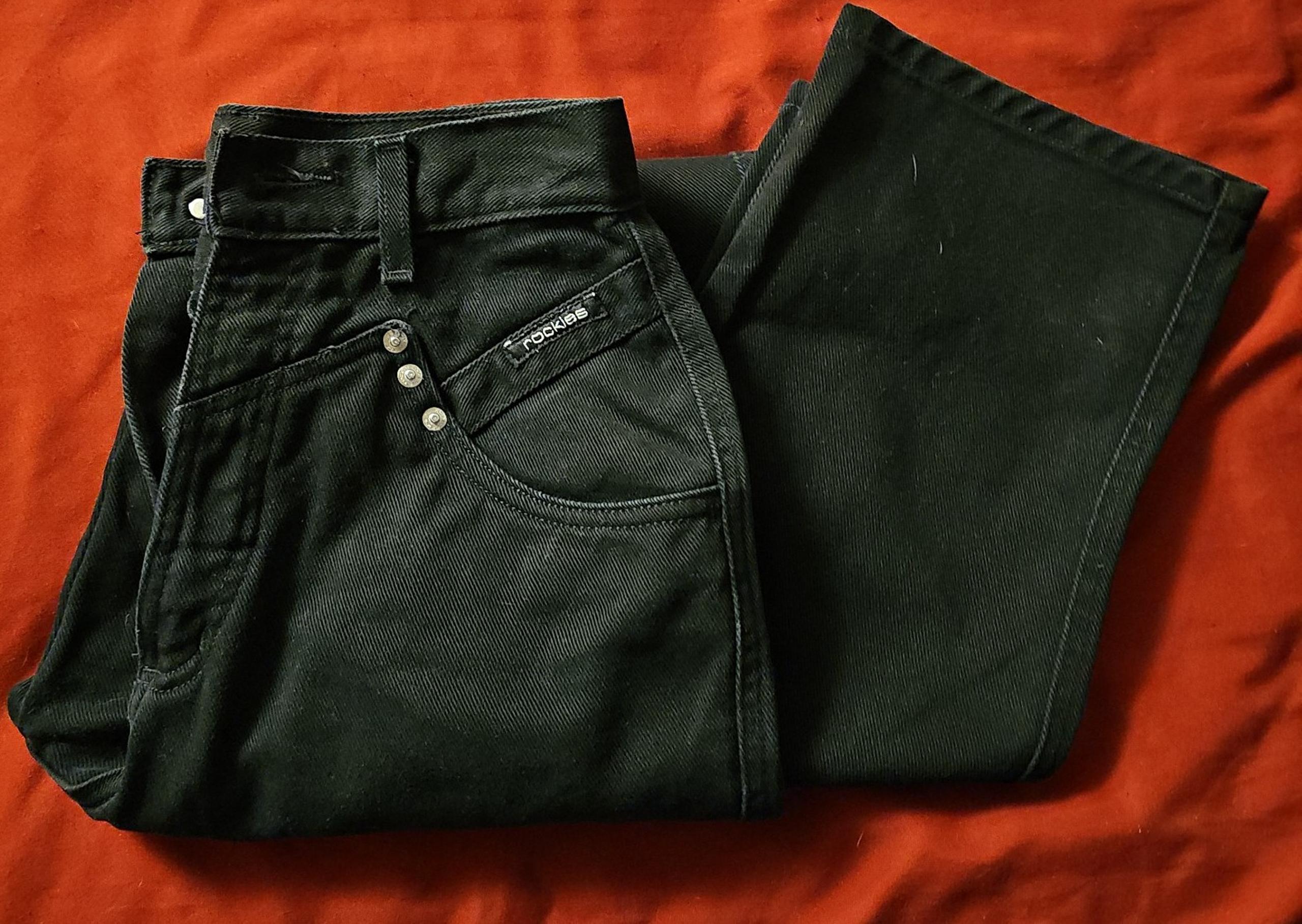 Ladies/junior high-waist black jeans