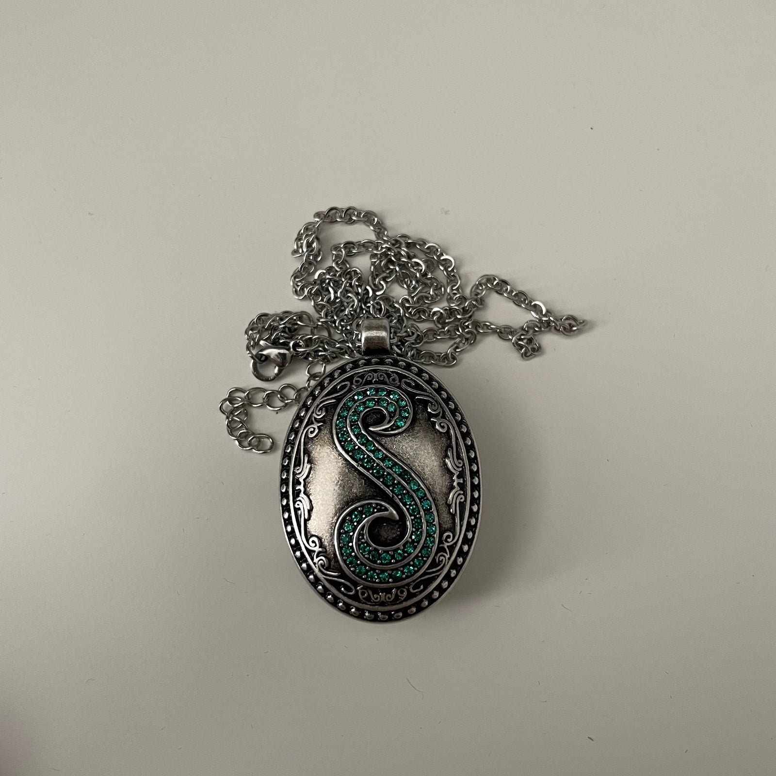 slytherin locket necklace wizarding trunk Harry Potter