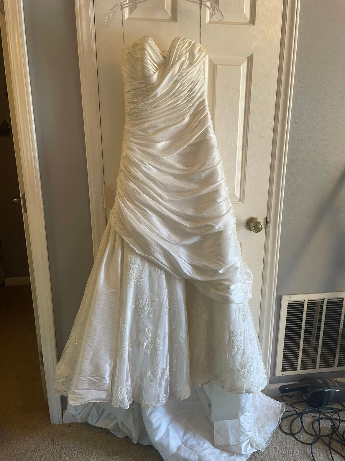 Wedding dress