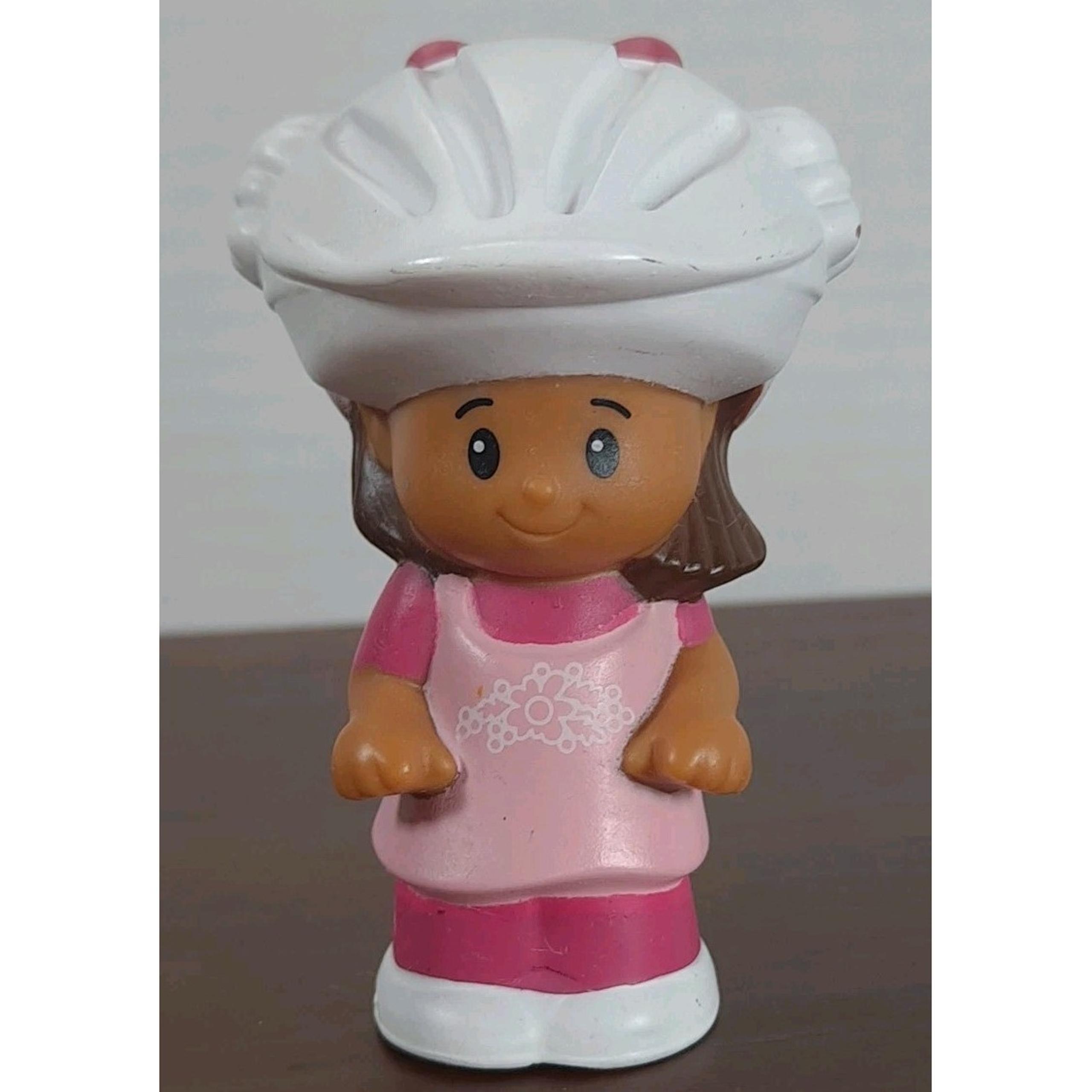 Fisher Price Little People Mia 2012 Brown Hair Girl White Bike Helmet Pink Outfi