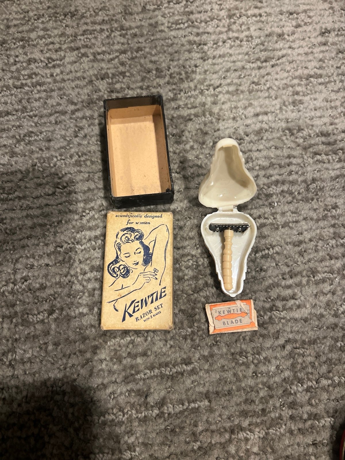 Vintage 1930s Kewtie Ladies Mini Safety Razor Set