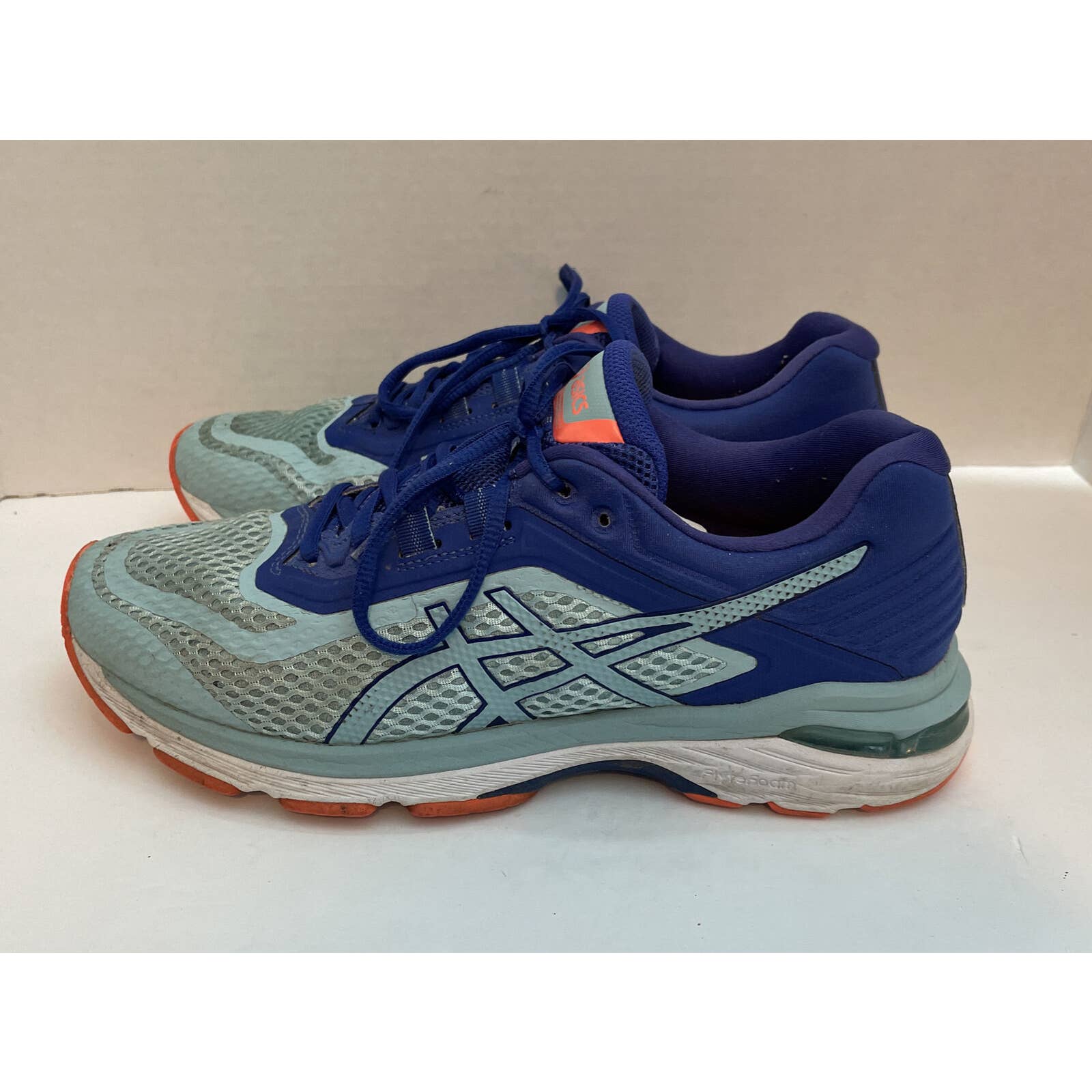 Asics gt 2000 top 6 women's size 10