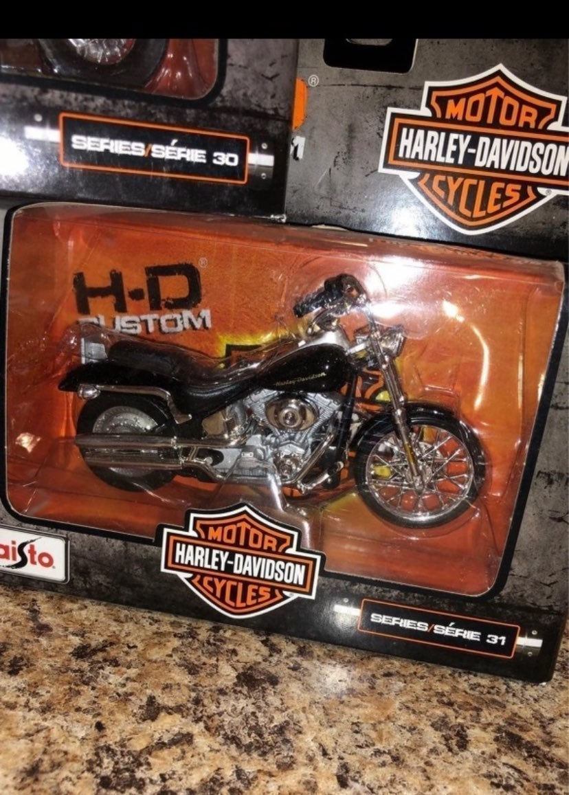 Harley Davidson diecast bundle motorcycle