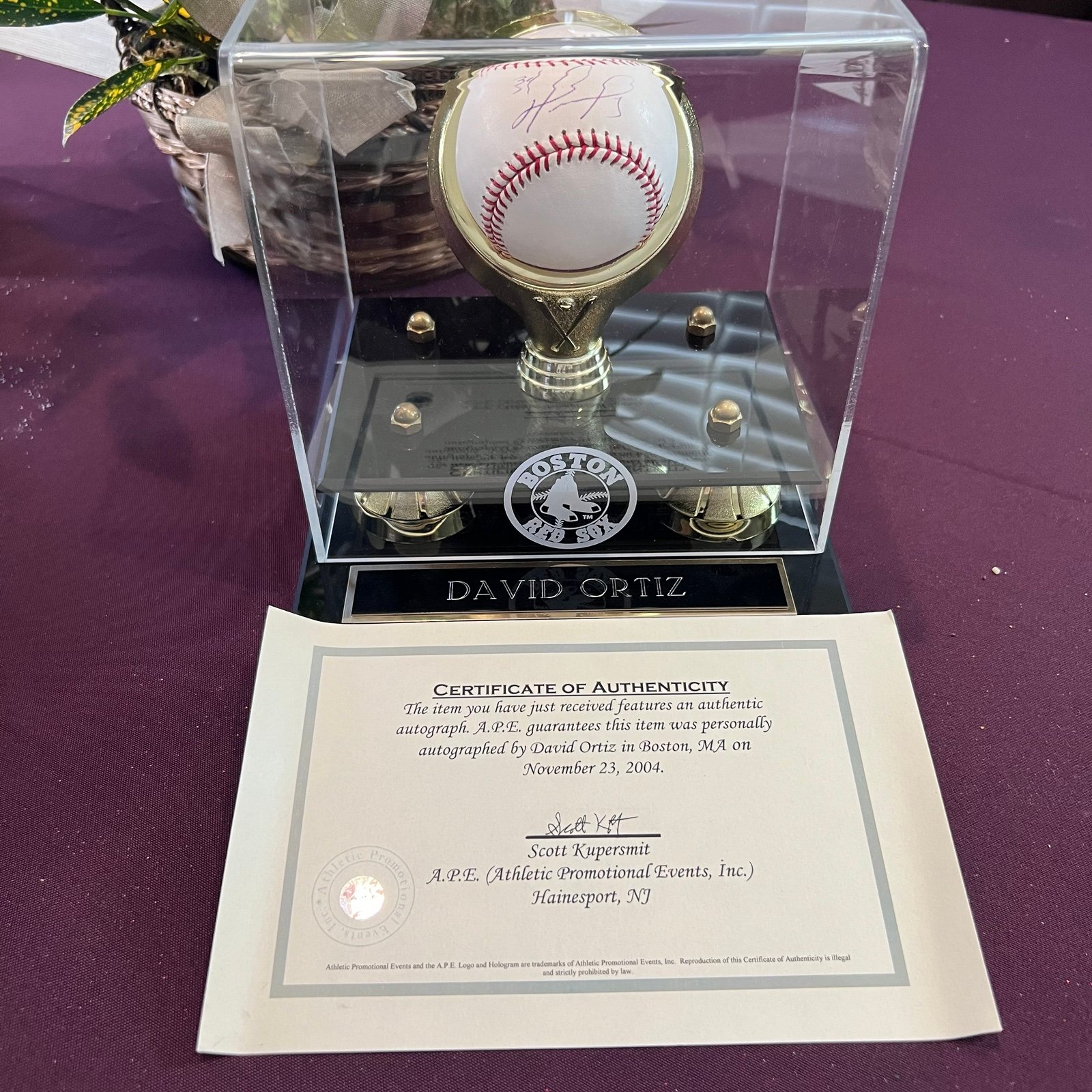 AUTHENTIC David Ortiz Signed Baseball in Display Case