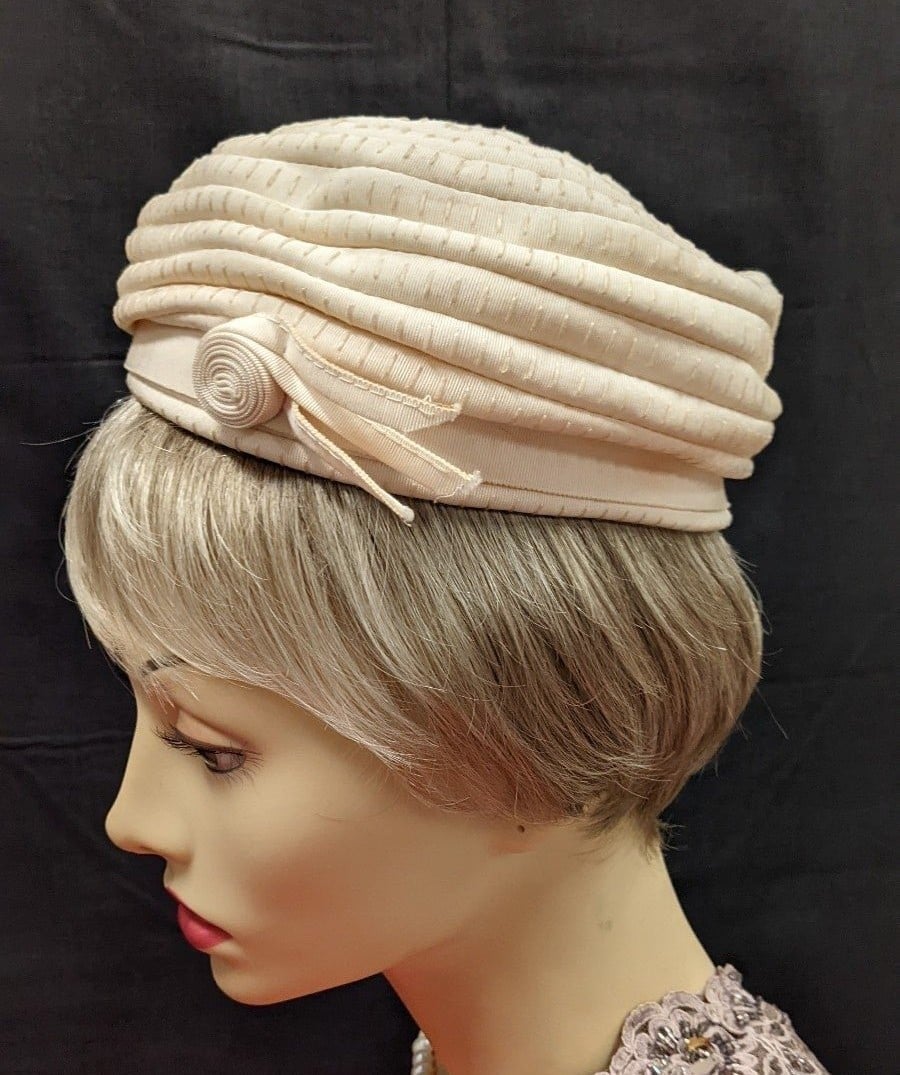 Turban Hat w/ Ribbon Rose, Charmette NY VINTAGE Great Gatsby Cream 20s 30s 50s