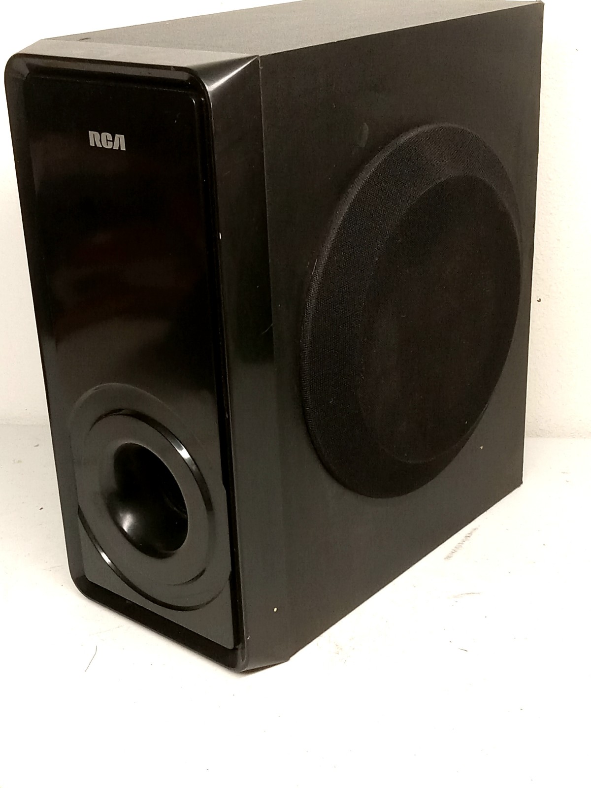 RCA surround sound subwoofer RTD325W