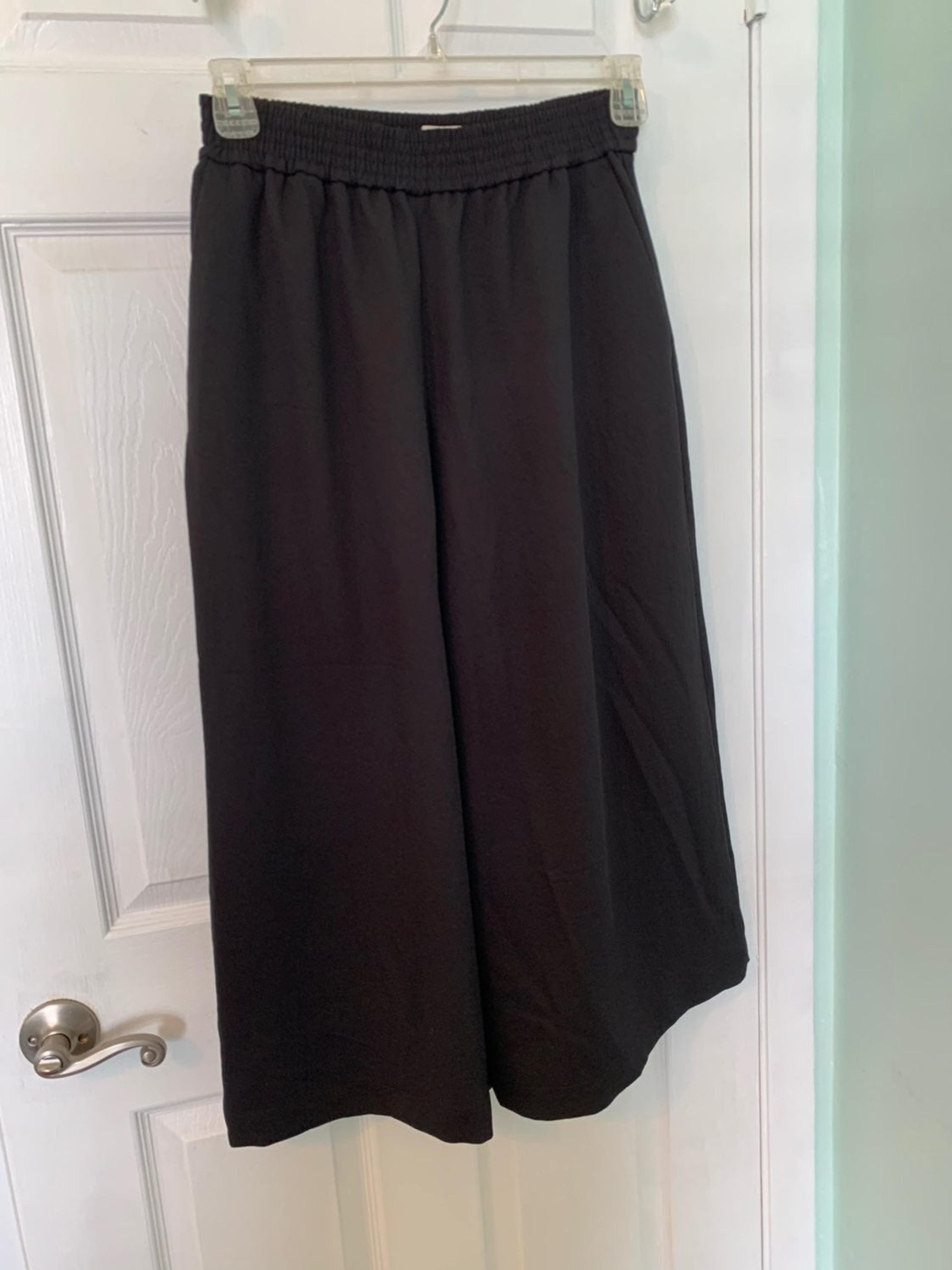 Aritzia wide leg cropped pants