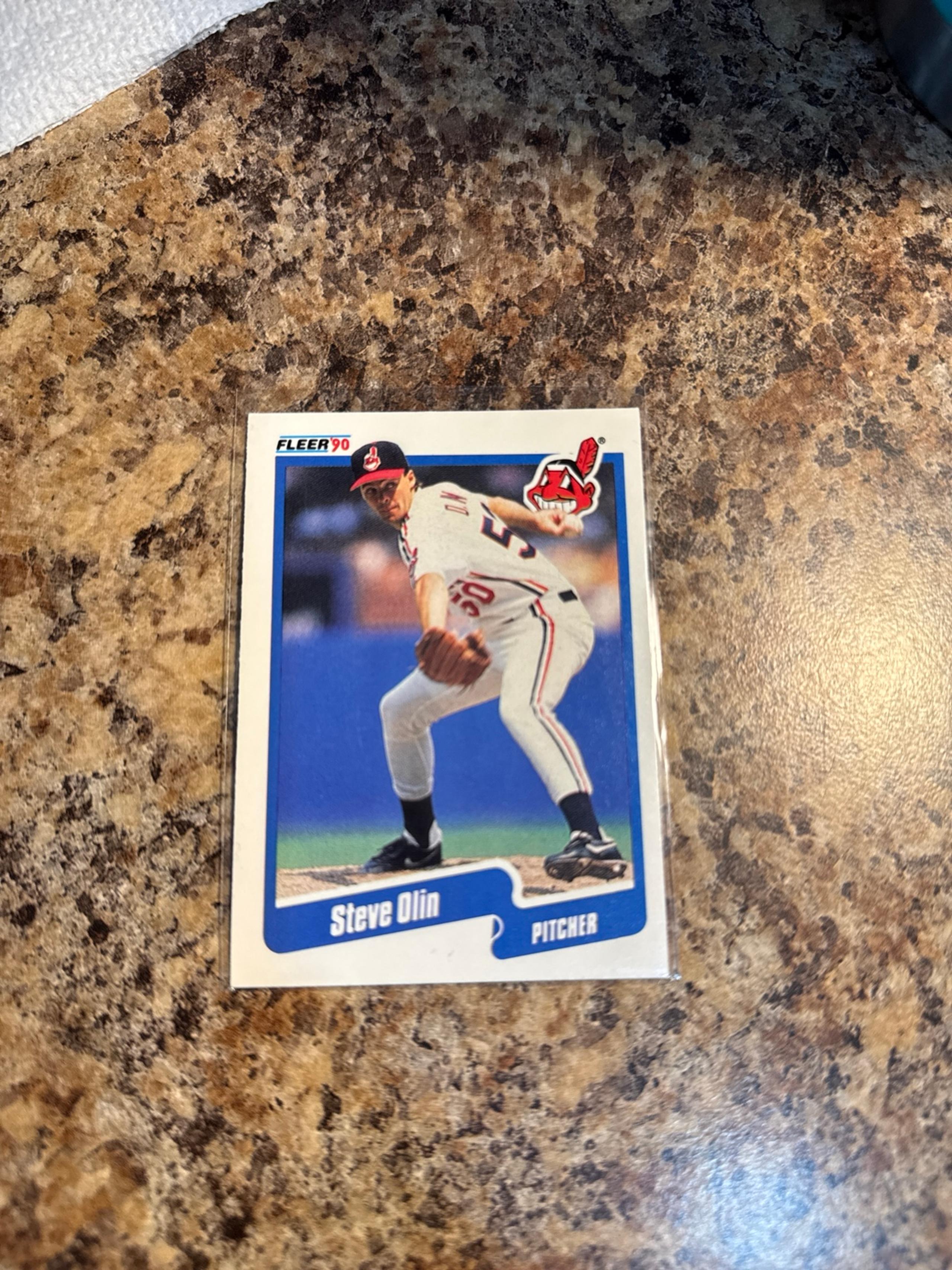 Fleer '90 Steve Olin #499 Baseball Trading Card Item #ME1786