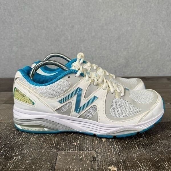 New Balance Womens 10 Running Athletic Shoes White & Turquoise Blue W1540WB2