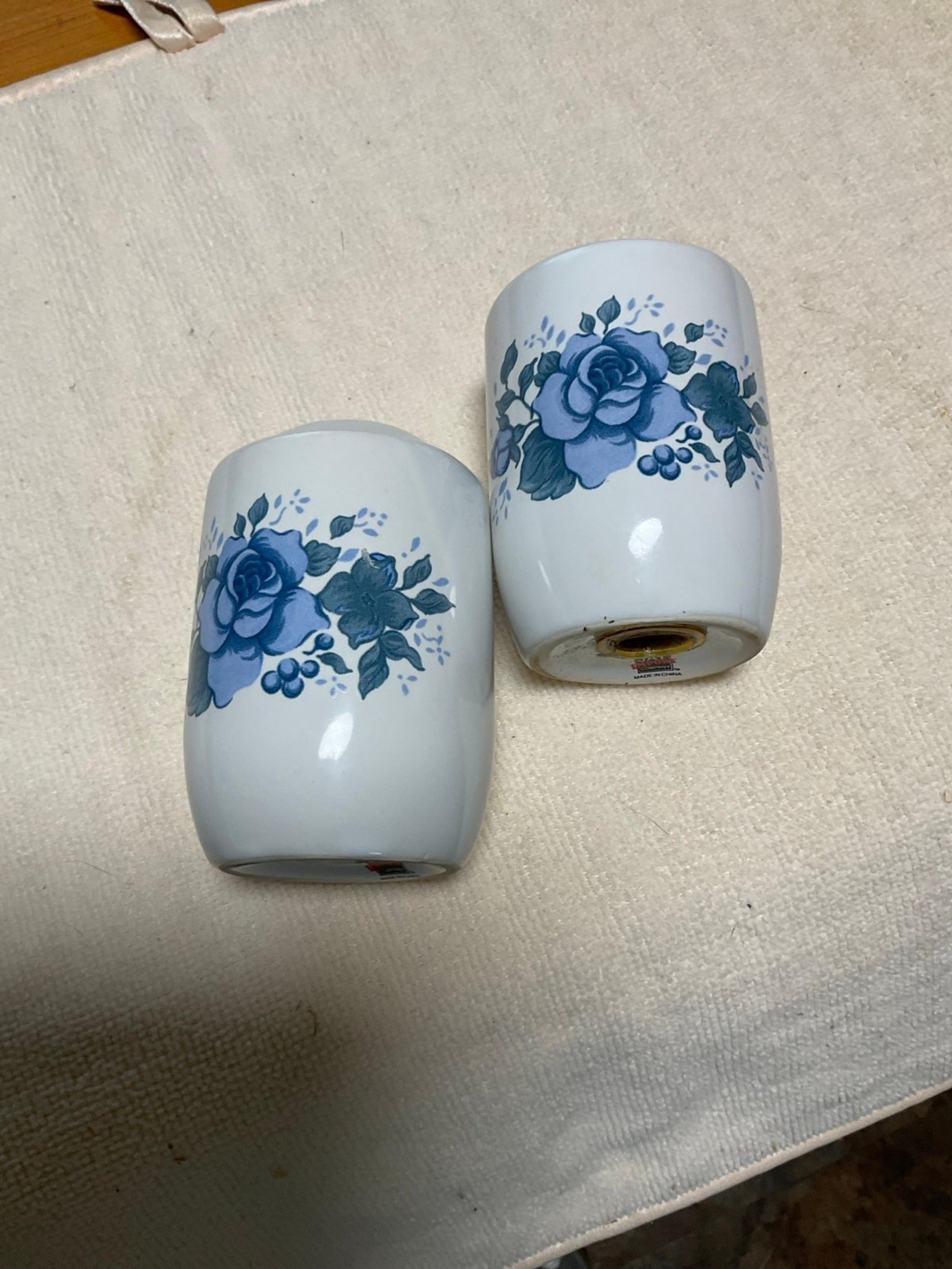 Corelle Salt and Pepper Shaker Set, Blue Velvet pattern