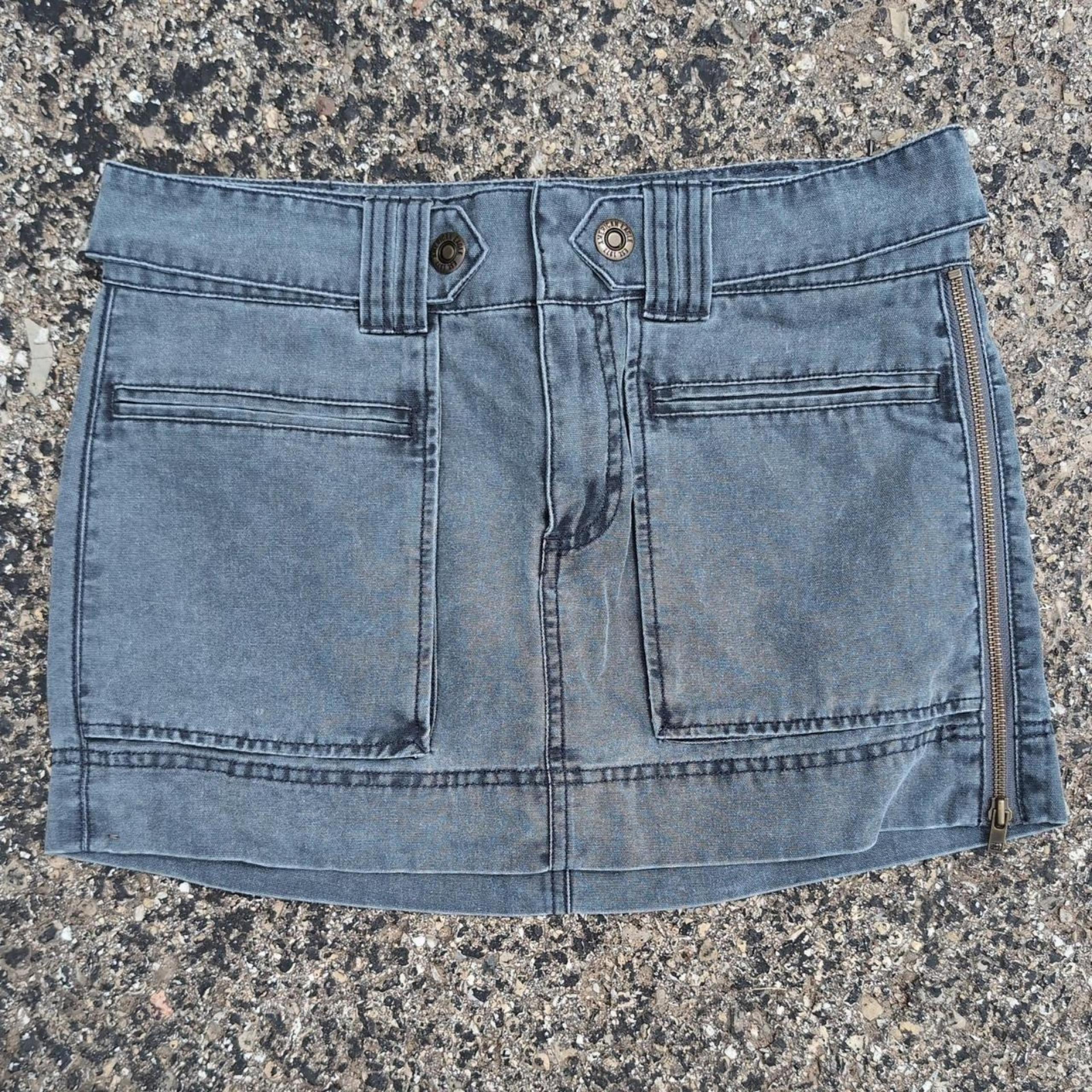 Dark blue vintage mini skirt American eagle outfitters  size 6