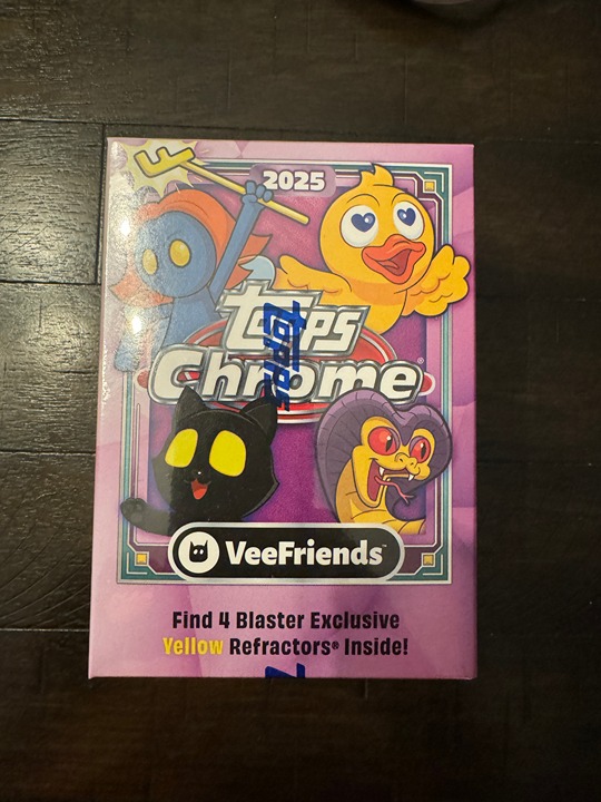2025 TOPPS CHROME VEEFRIENDS VALUE/BLASTER BOX (32 Cards) GaryVee Brand New