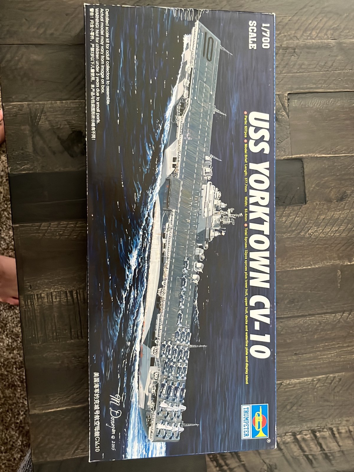 USS Yorktown CV-10 1/700 scale (brand new )