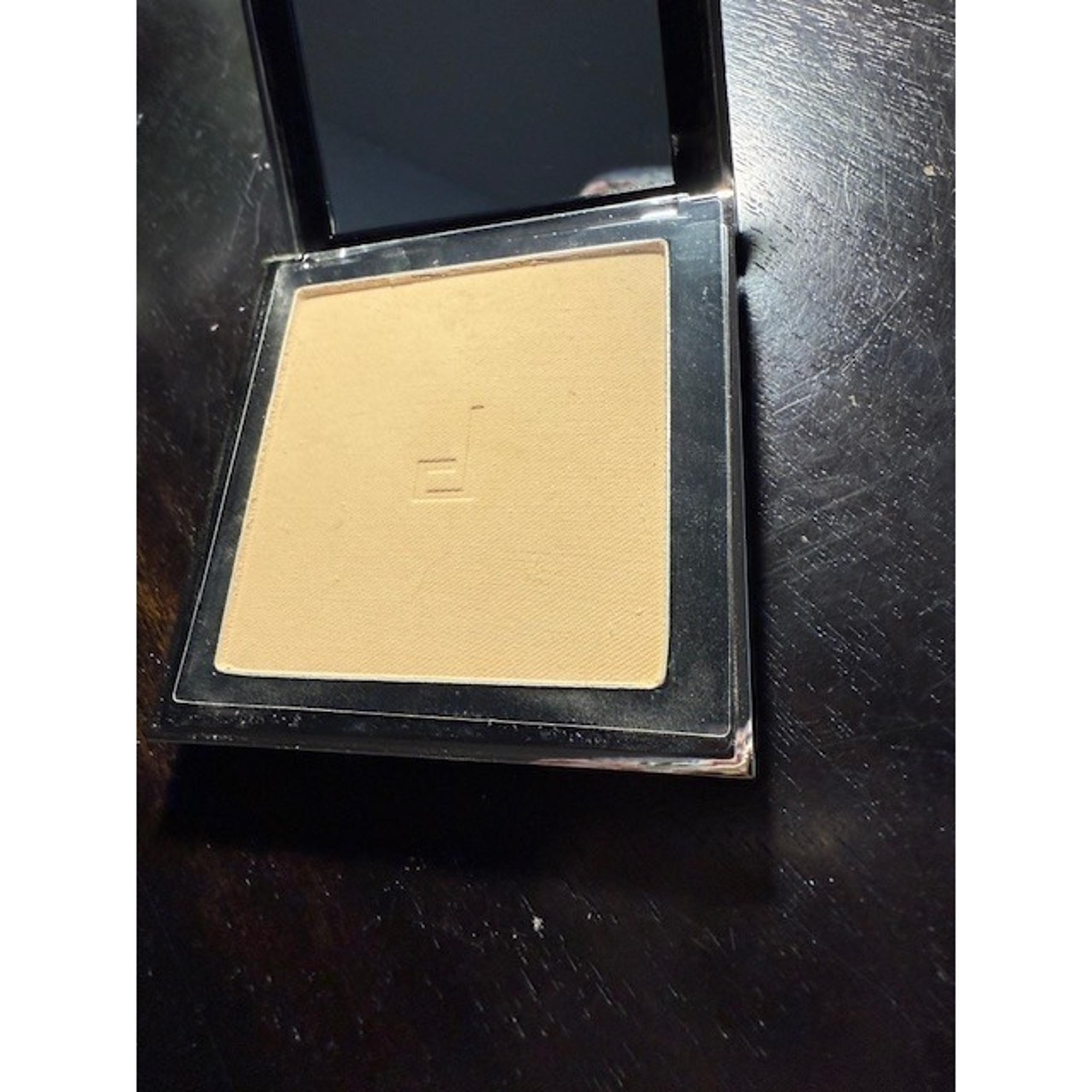 Doucce Pressed Powder YL3 Face Makeup Cosmetic