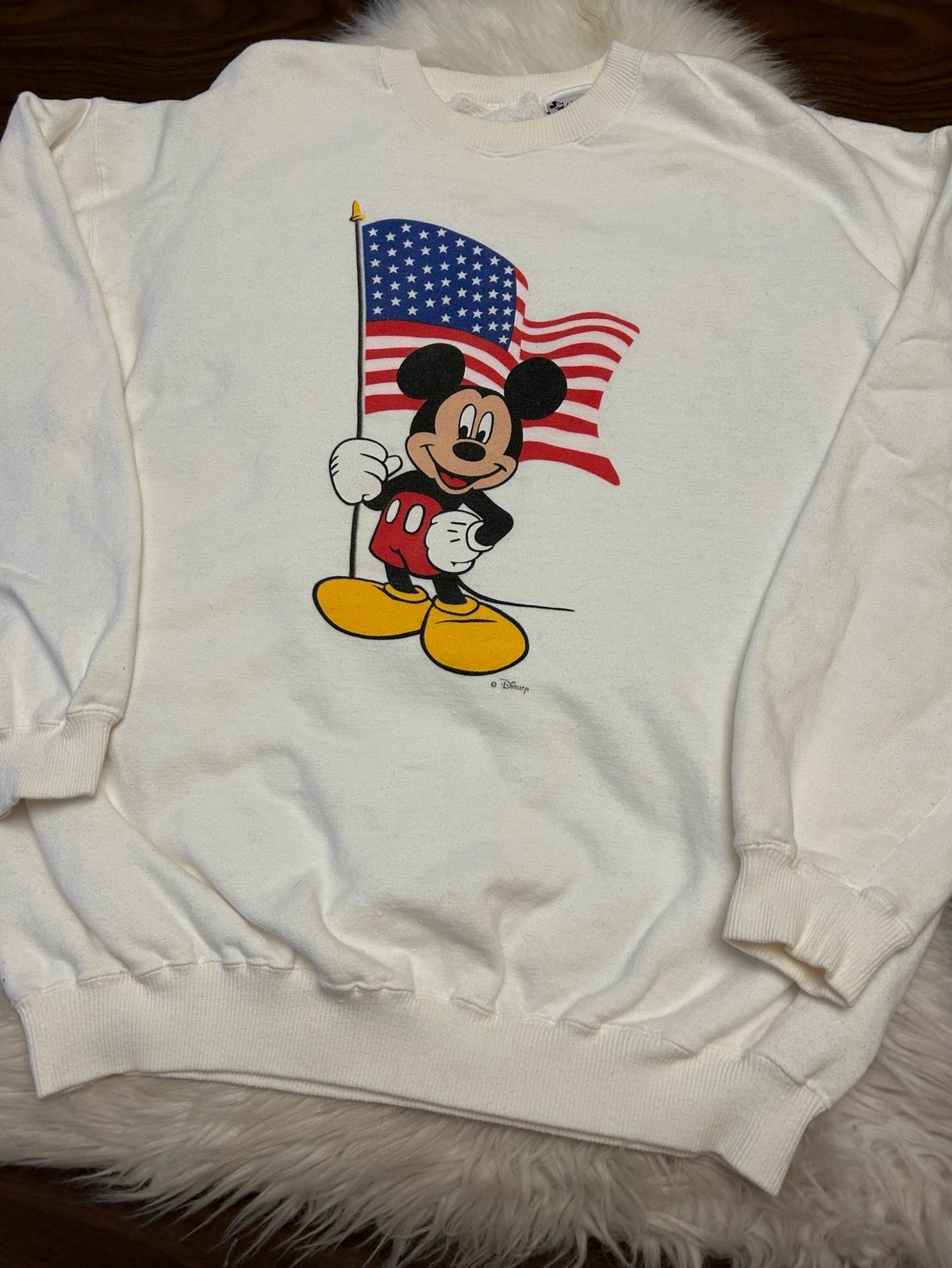 WALT DISNEY WORLD Vintage Mickey Mouse USA American Flag Crewneck Sweatshirt