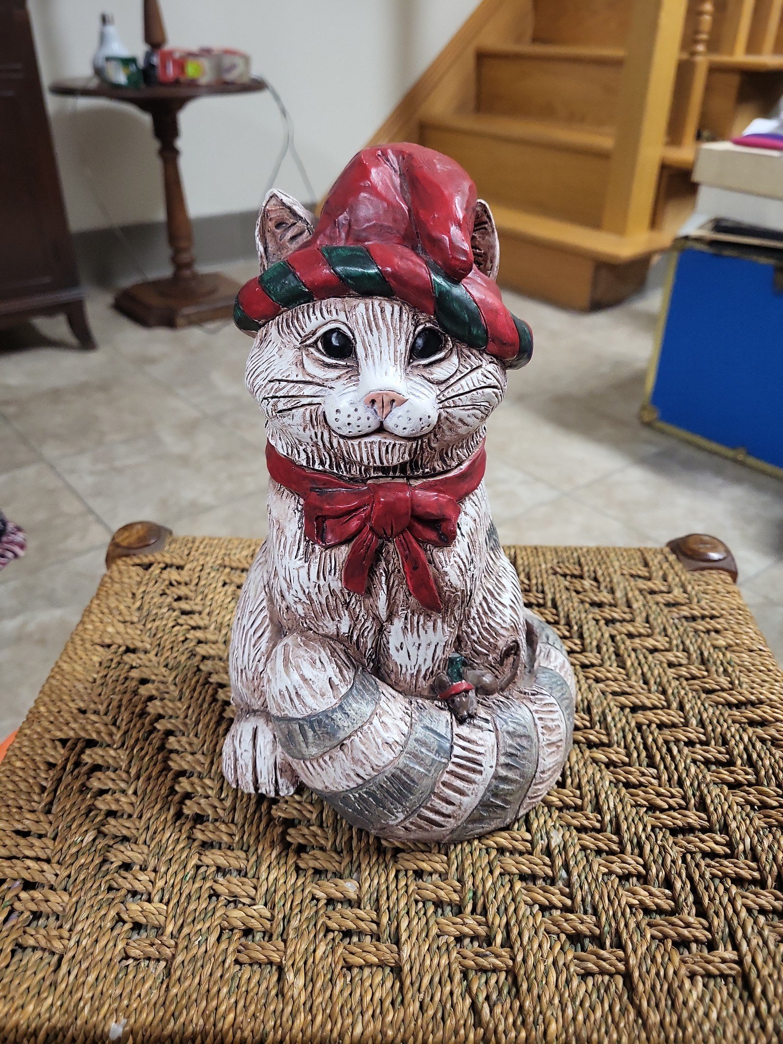 Kitty statue