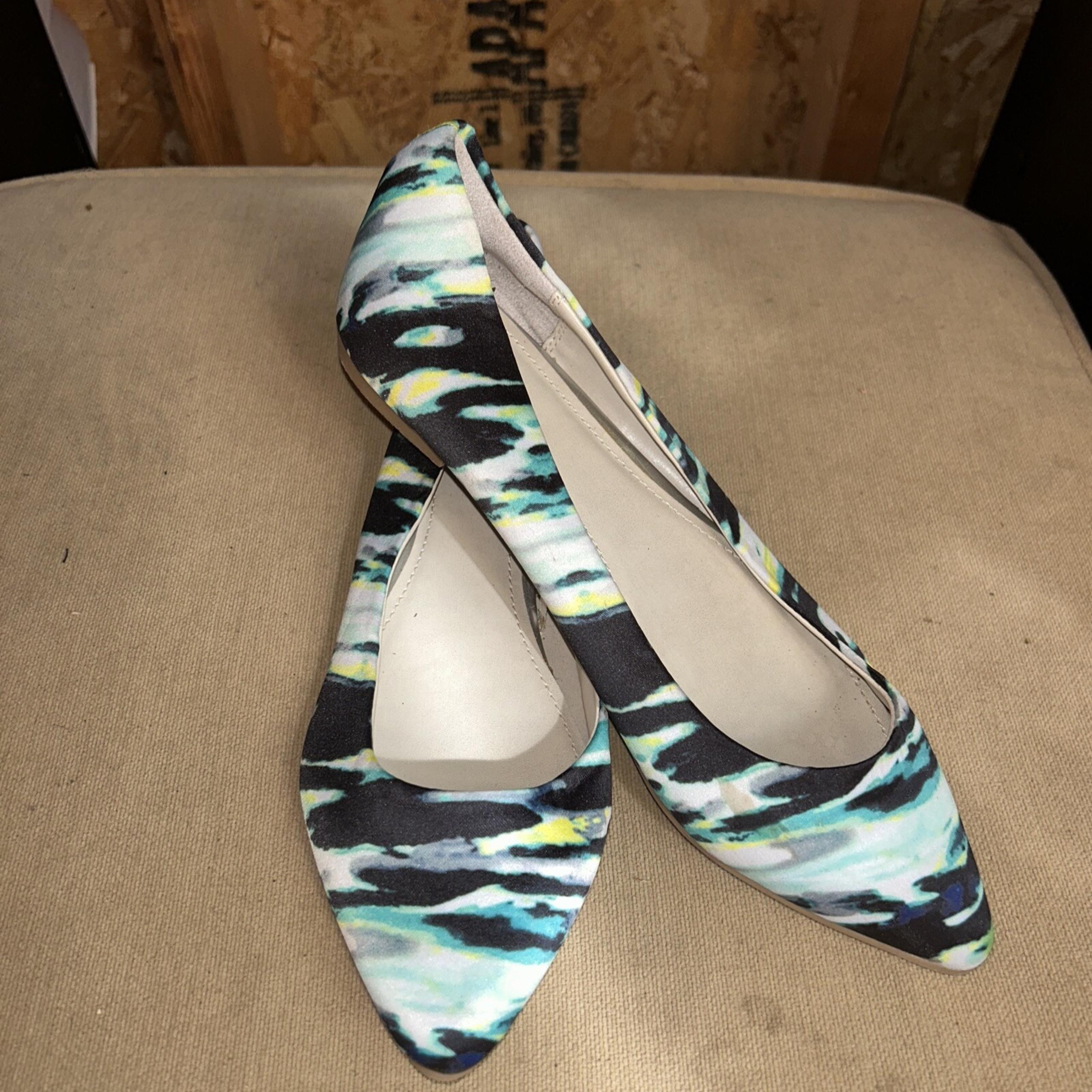 EXPRESS  Slip On Ballet Pointed Toe Flats Women's Size 7 Multi Color