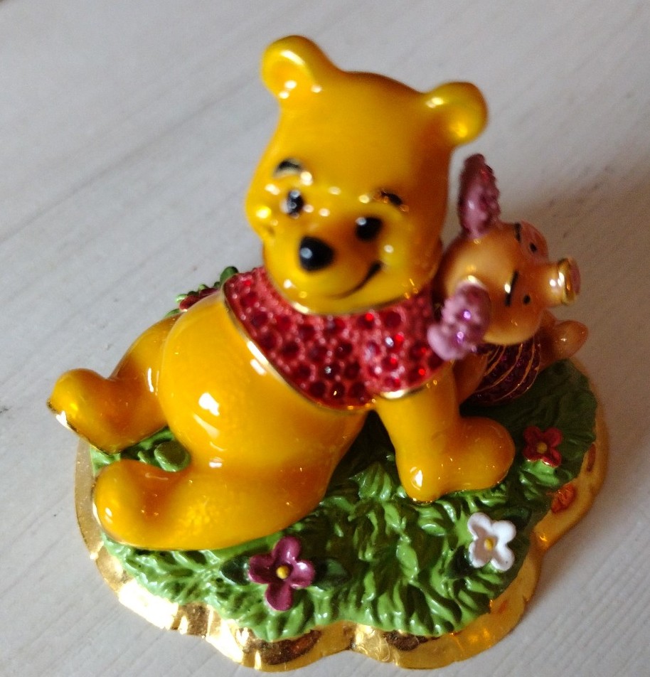 Winnie The Poo and piglet Metal Figurine Gold Plated with rhini