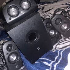 Logitech Z533 Multimedia Speakers 4-Piec