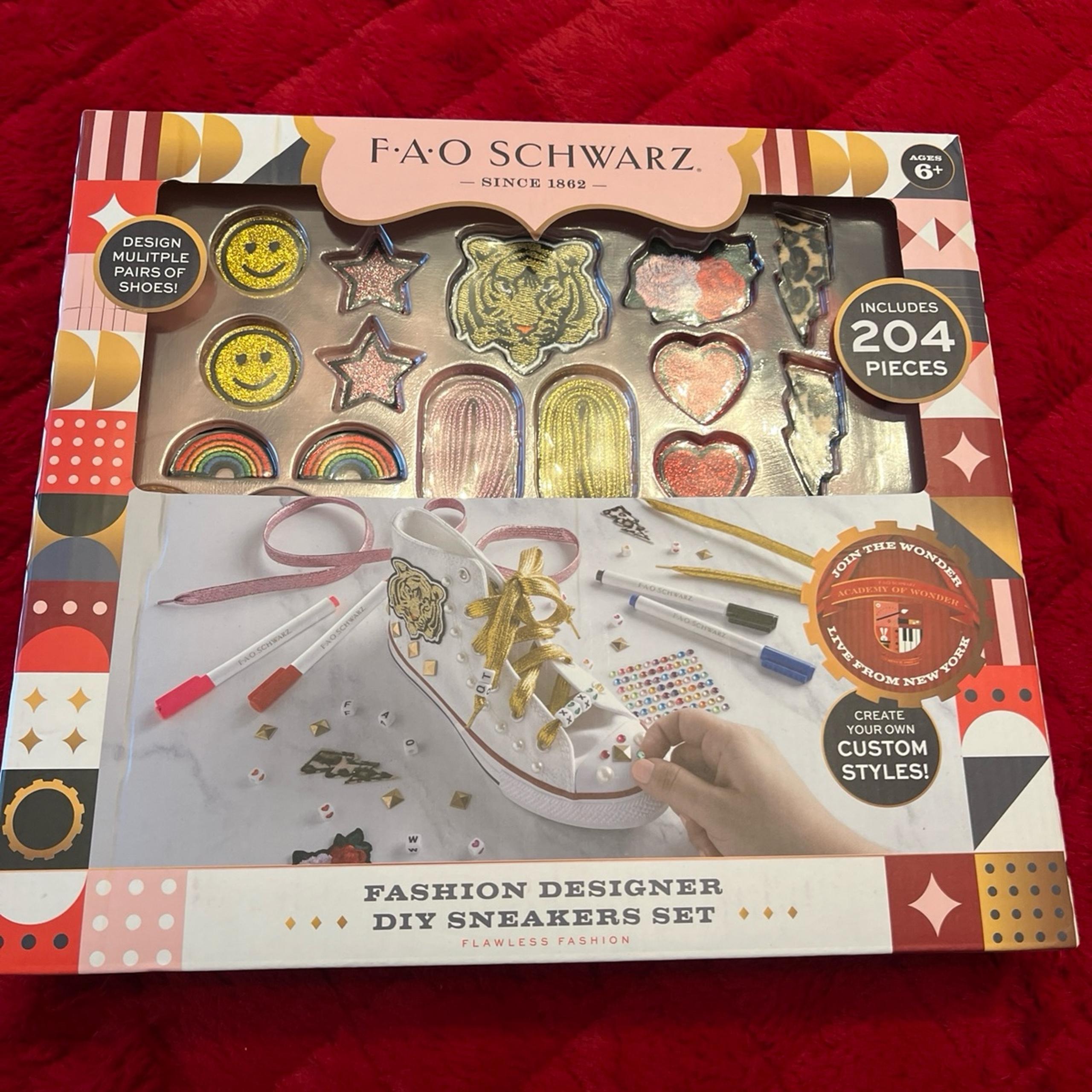 FAO Schwarz Fashion Designer DIY Sneaker Set NIB