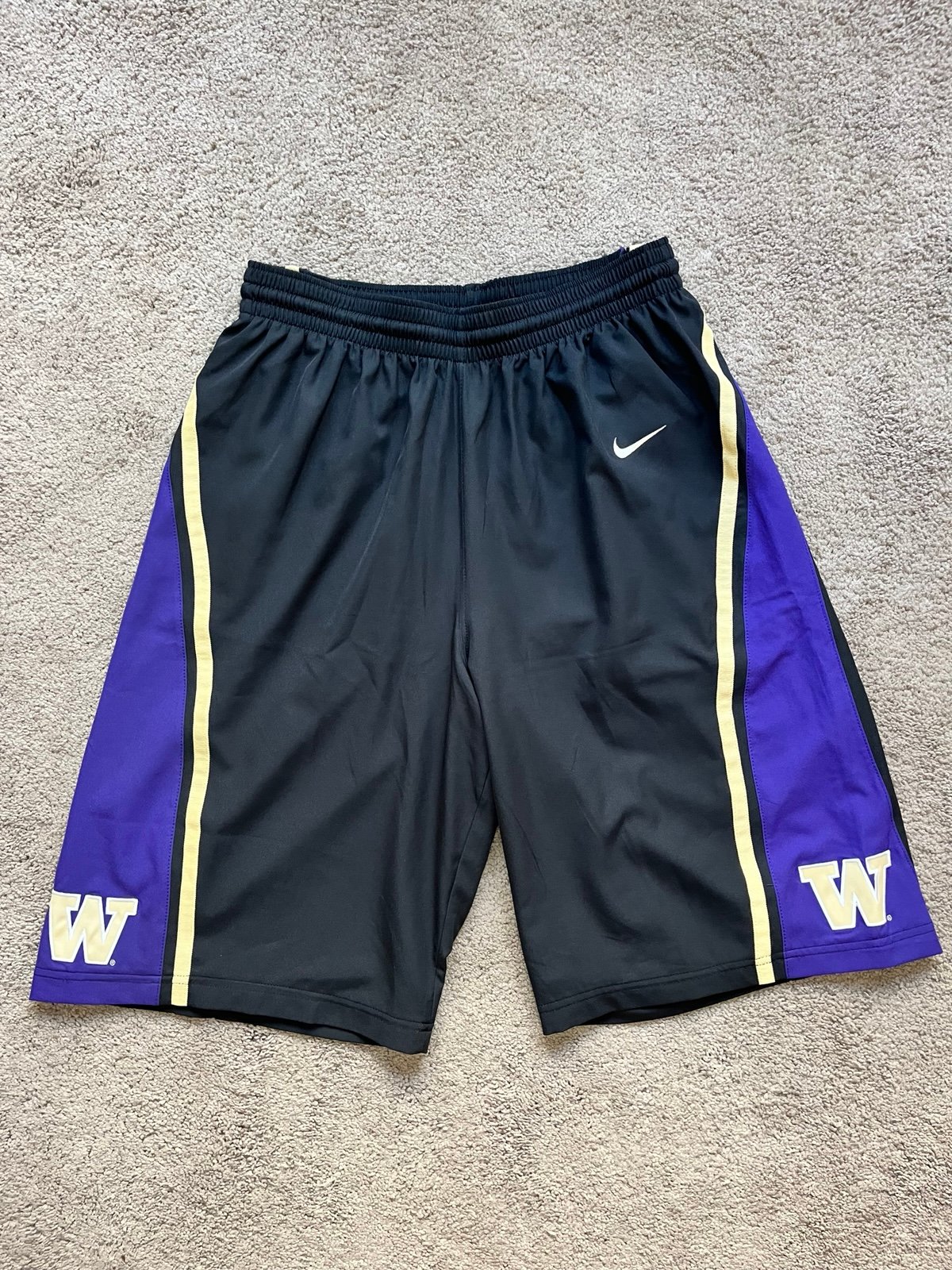 Nike Washington Huskies Player Issued Purple Shorts Men’s Size Medium Very Rare