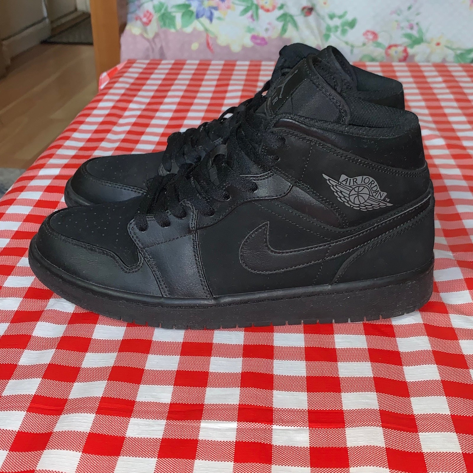 Nike Jordan 1 Mid Triple Black 2018 (554724-050) Men's Size 9.6