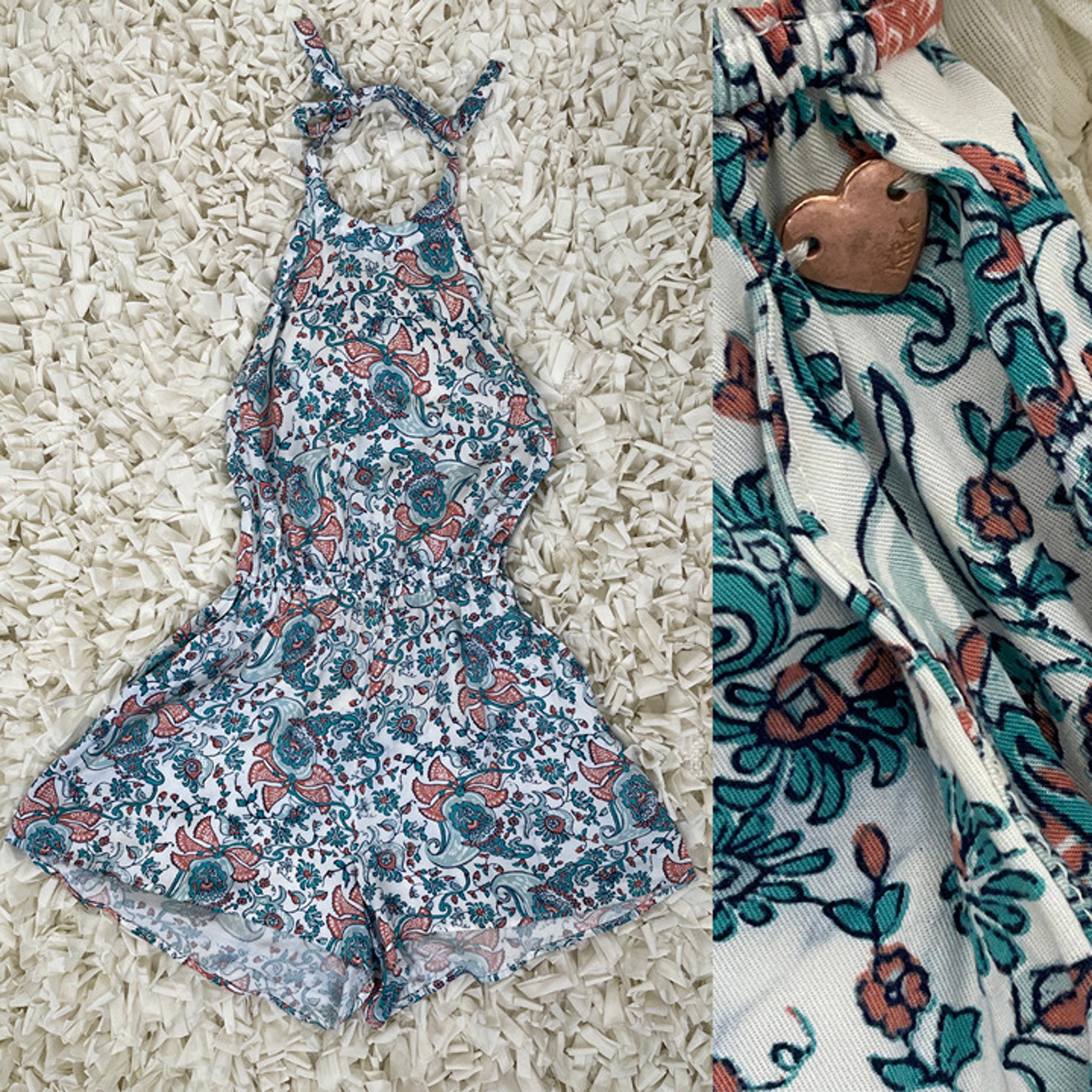 CUTE! Kendall & Kylie Romper Halter Summer Floral Shorts Rayon Pockets Sz XS
